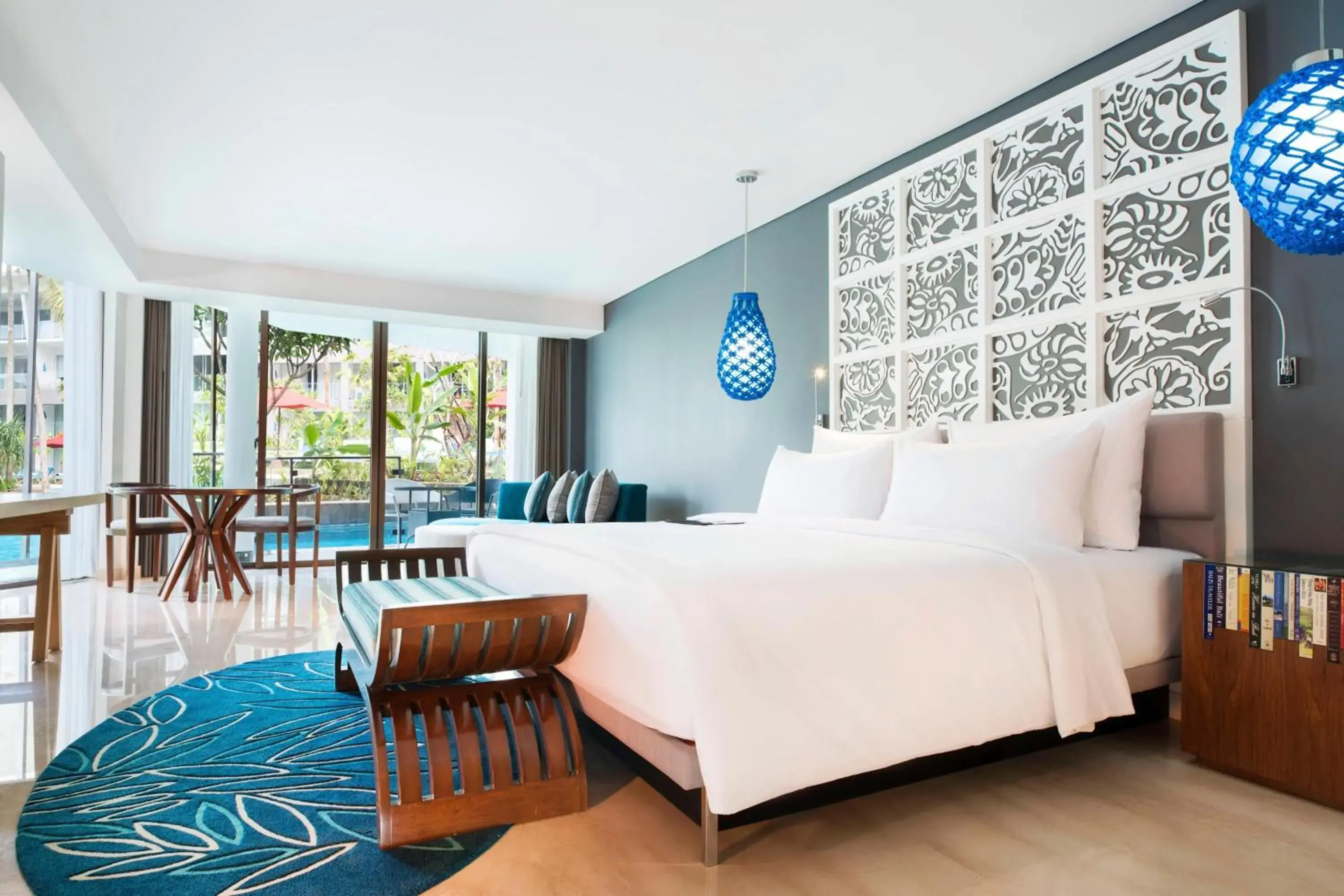 Photo of the whole room, Bed in Le Meridien Bali Jimbaran