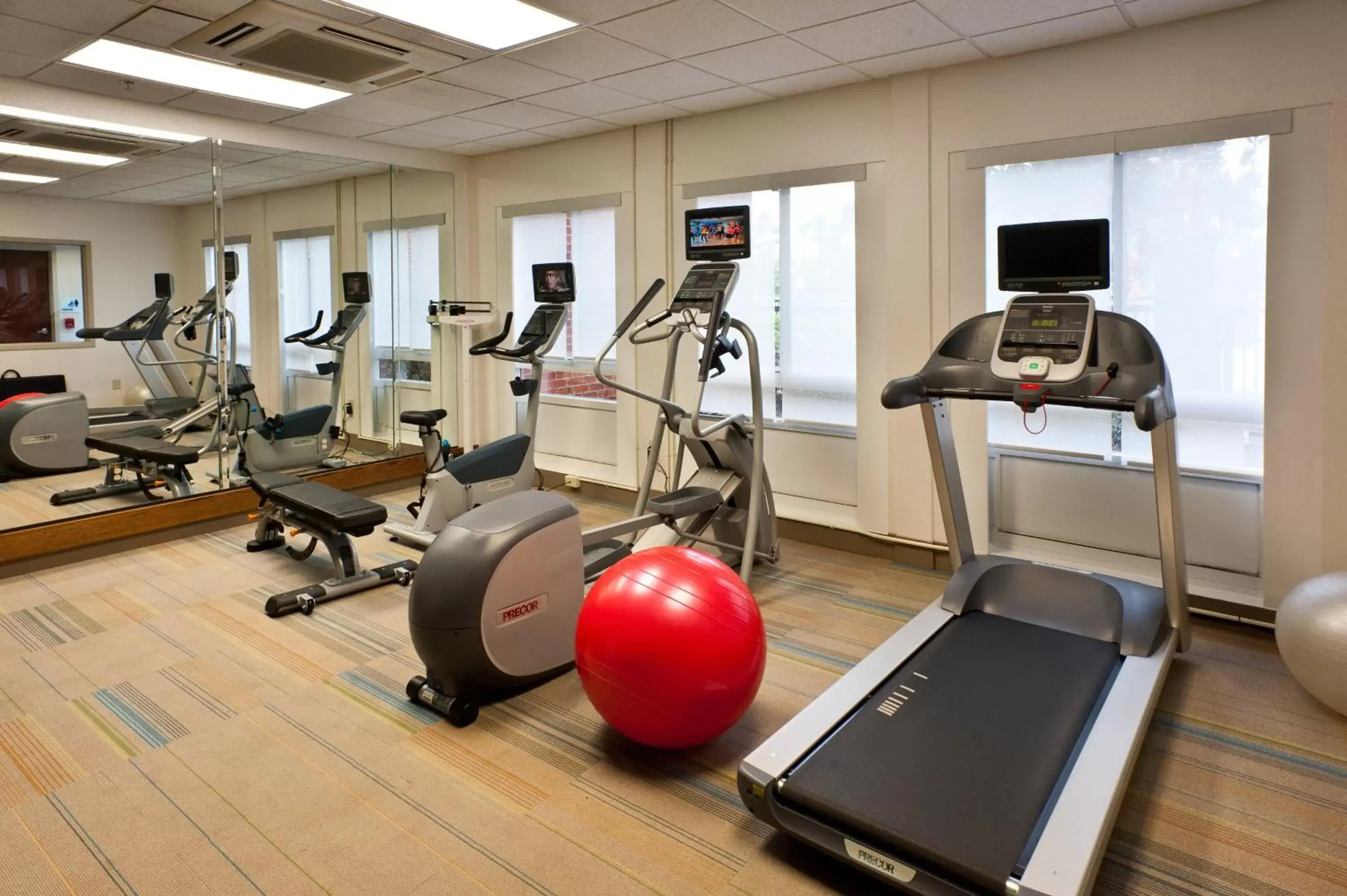 Fitness centre/facilities, Fitness Center/Facilities in Holiday Inn Express Hotel & Suites Scott-Lafayette West, an IHG Hotel