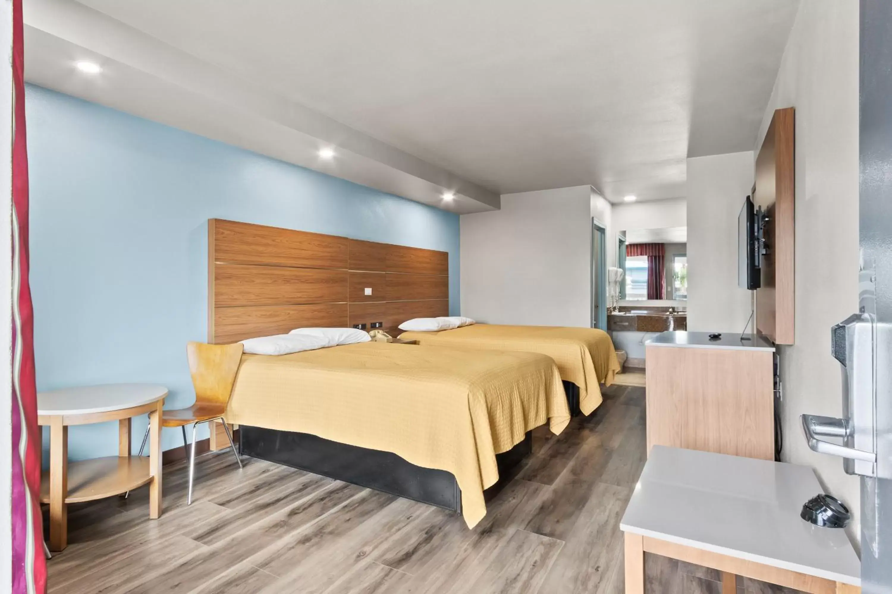 Bedroom, Bed in Regency Inn Near Boardwalk & Hurlburt Field Bedroom, Bed in Regency Inn Near Boardwalk & Hurlburt Field