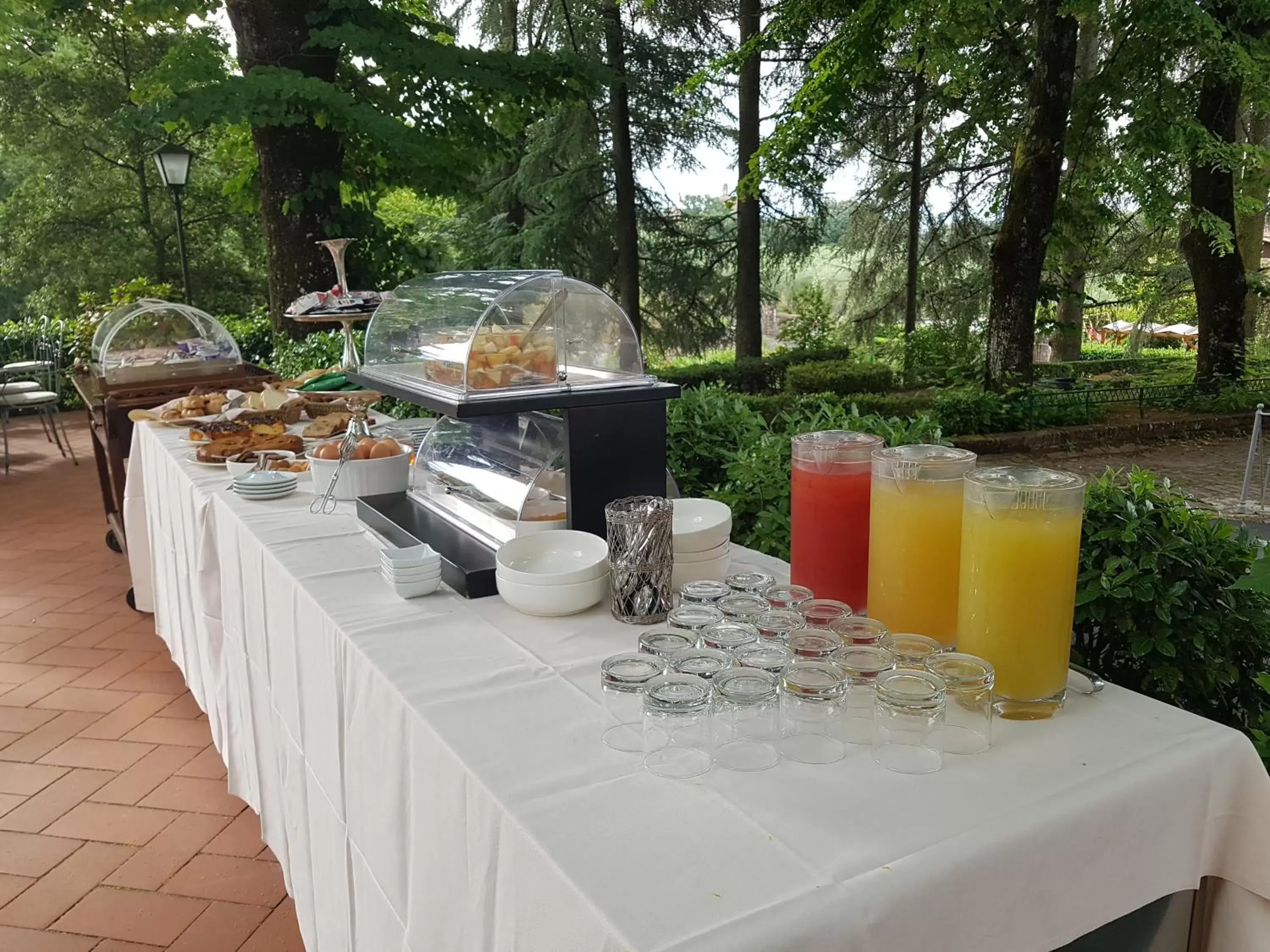 Breakfast in Villa Scacciapensieri Boutique Hotel