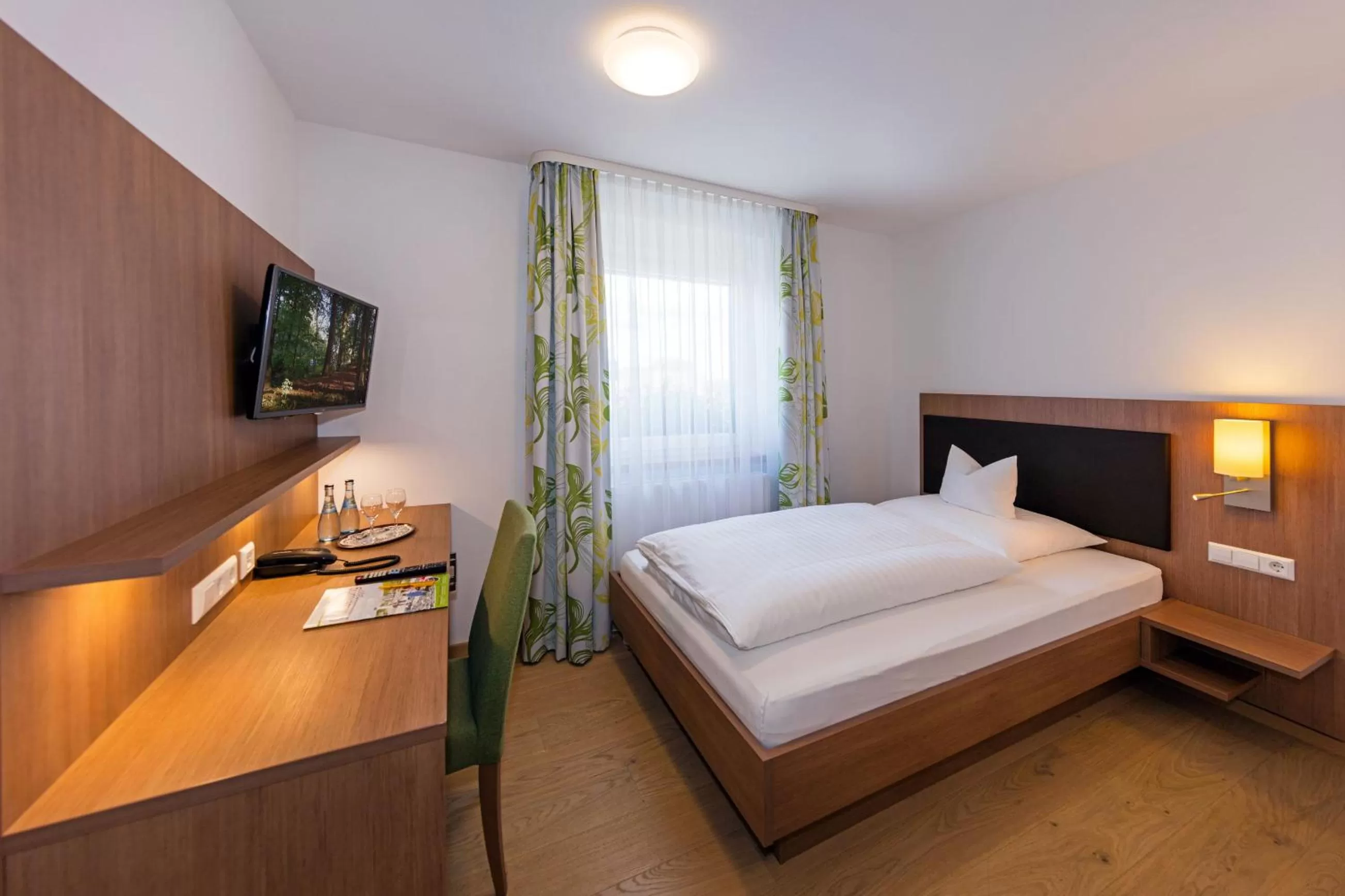 Photo of the whole room, Bed in Gasthof - Hotel zum Ochsen GmbH