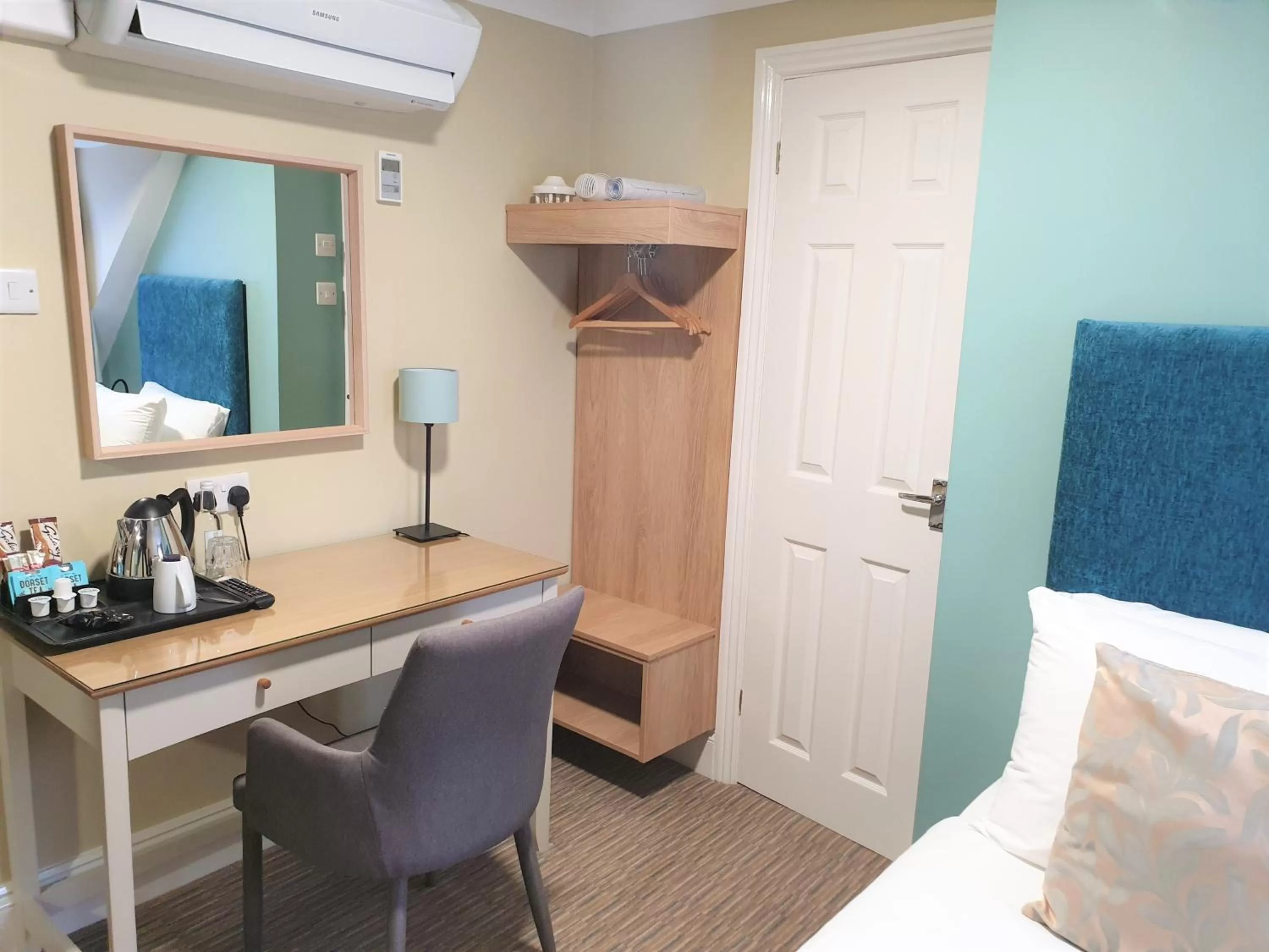 Bedroom, Bed in The Merchant's House, BW Signature Collection