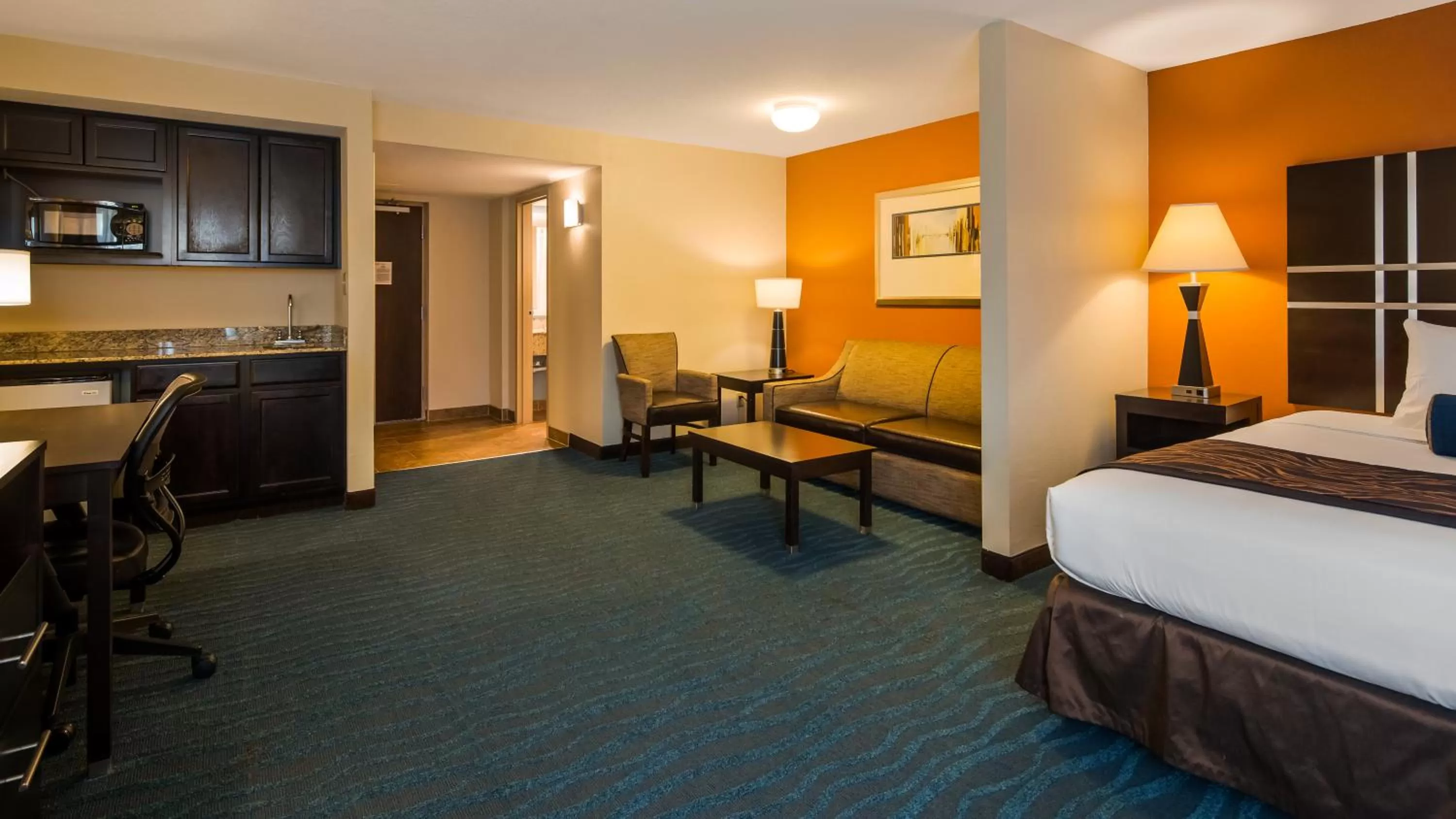 Deluxe King Suite with Sofa Bed in Holiday Inn & Suites Columbia NE - Ft Jackson Area by IHG