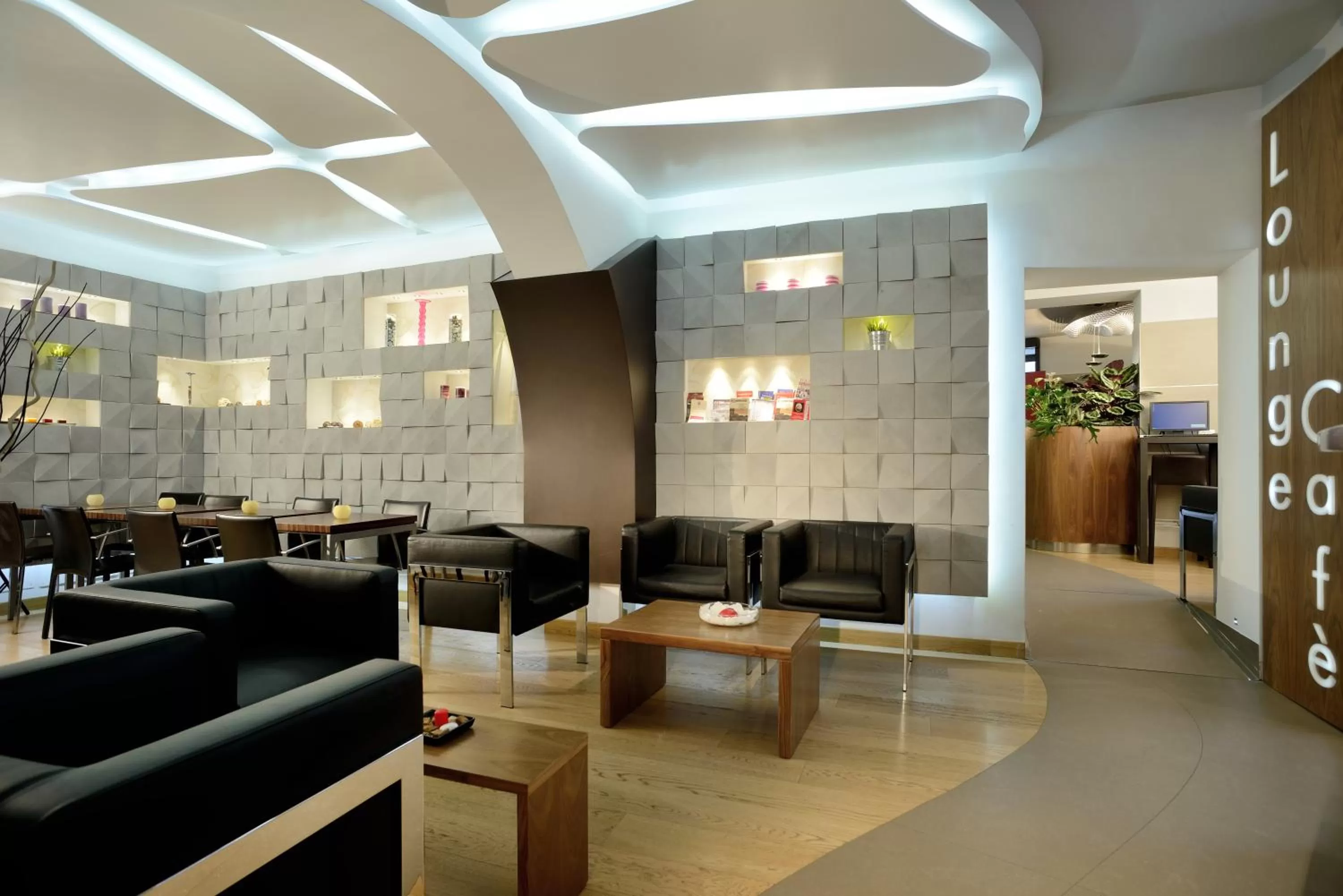 Lounge or bar in Trevi Collection Hotel - Gruppo Trevi Hotels