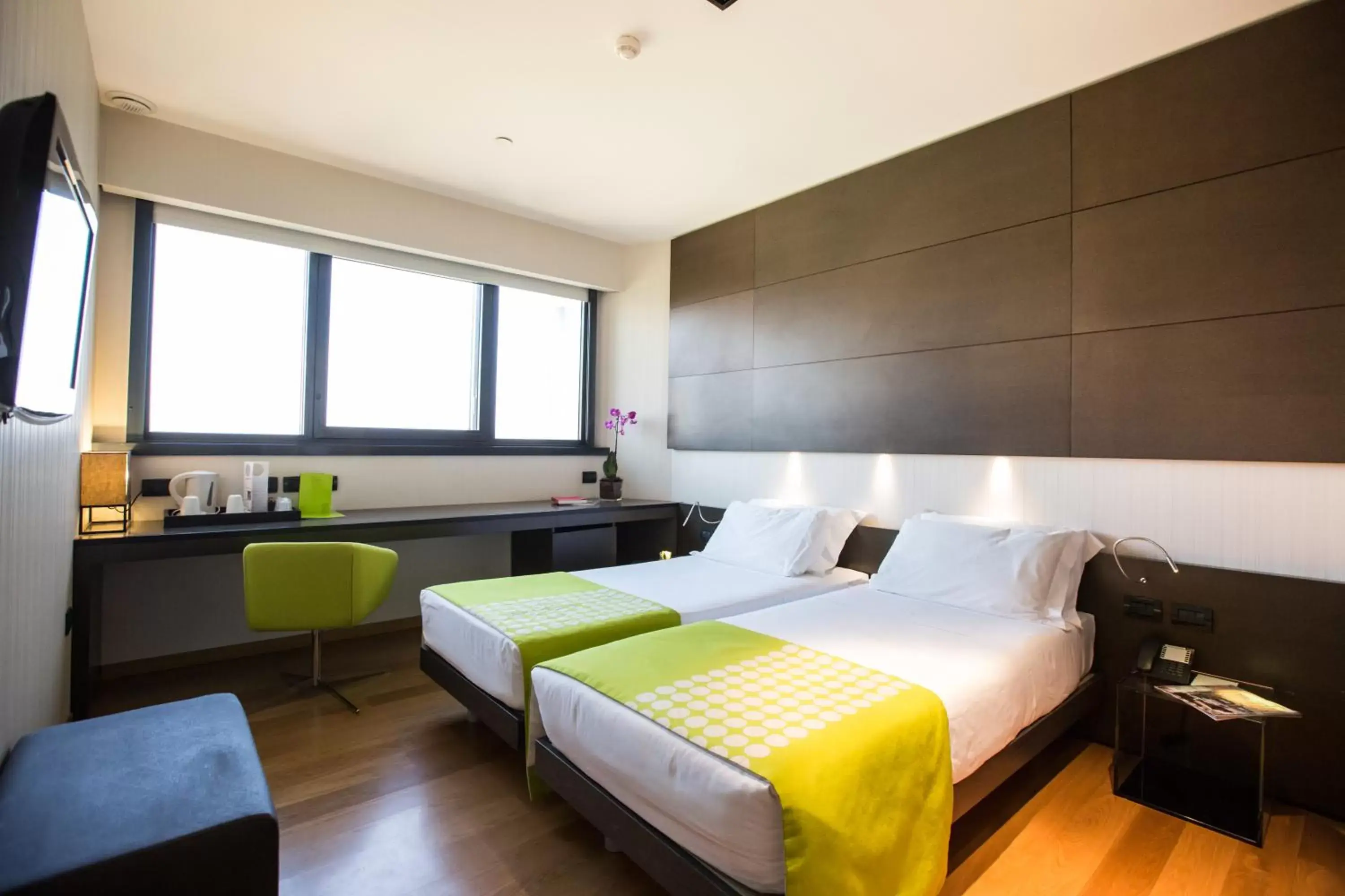 Photo of the whole room, Bed in The Hub Hotel