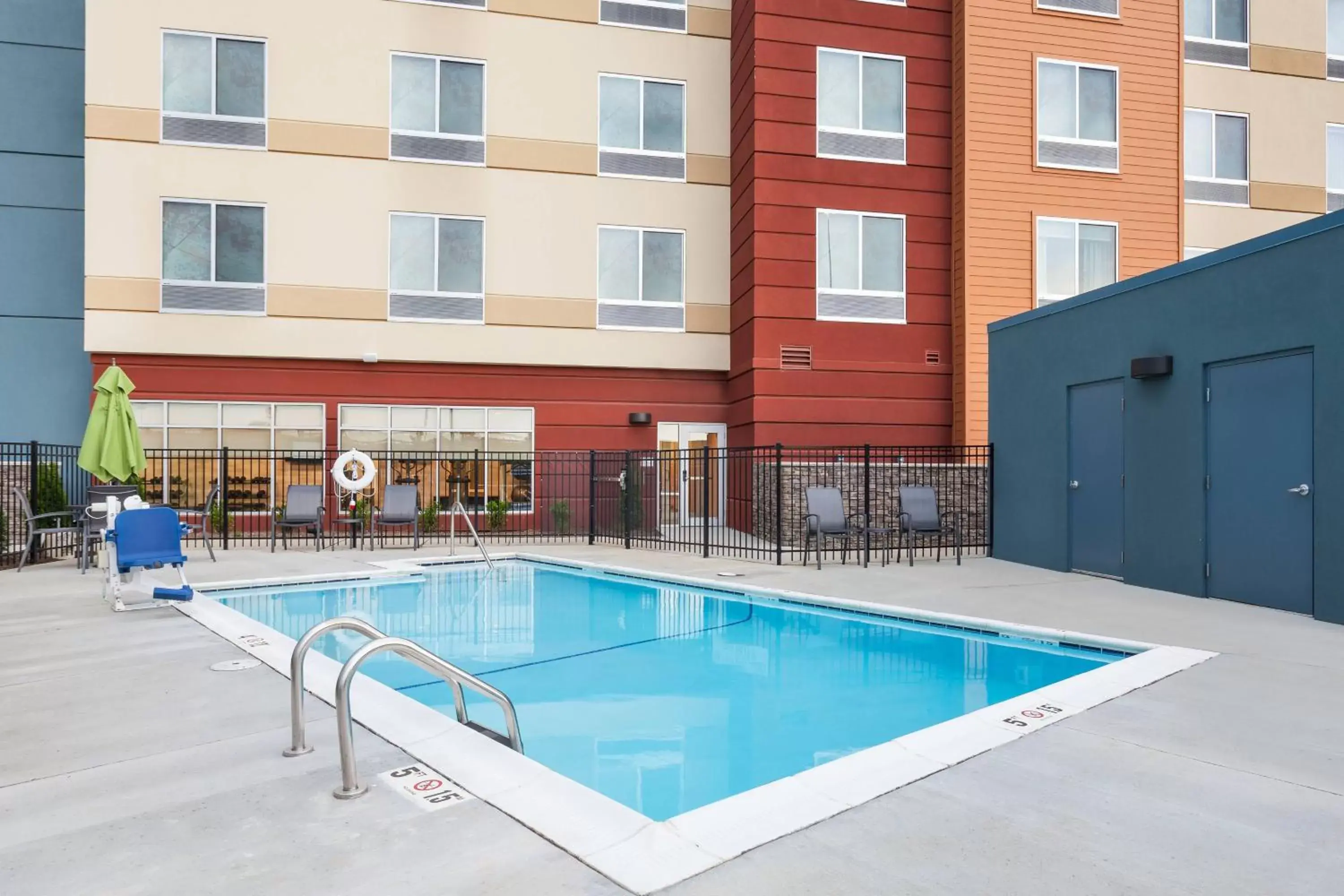 Swimming Pool in Fairfield Inn & Suites by Marriott Lebanon