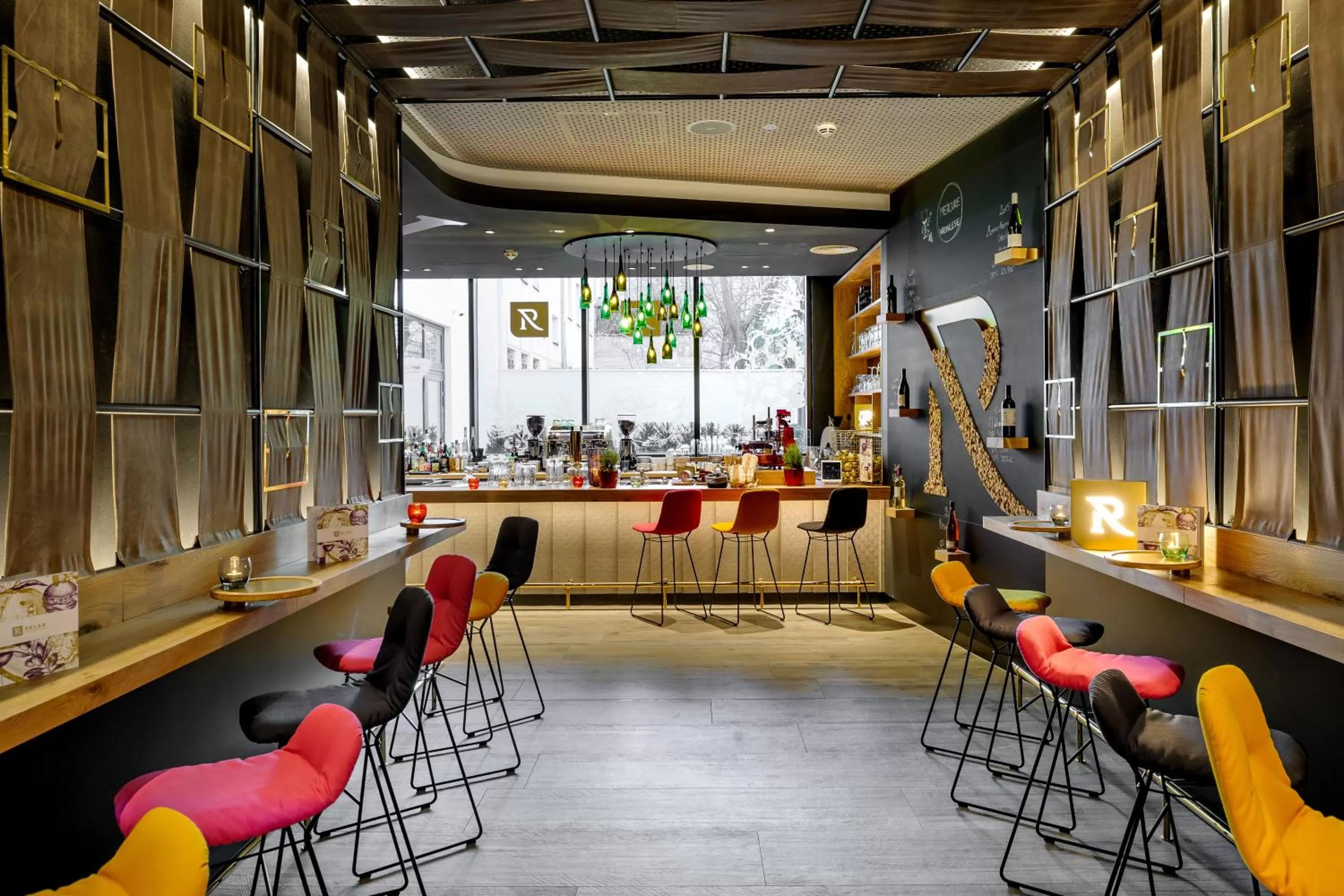 Restaurant/places to eat in MERCURE Hotel Berlin Wittenbergplatz