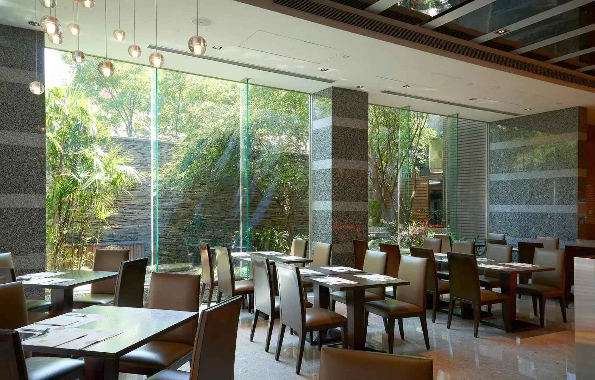 Restaurant/Places to Eat in Park Taipei Hotel