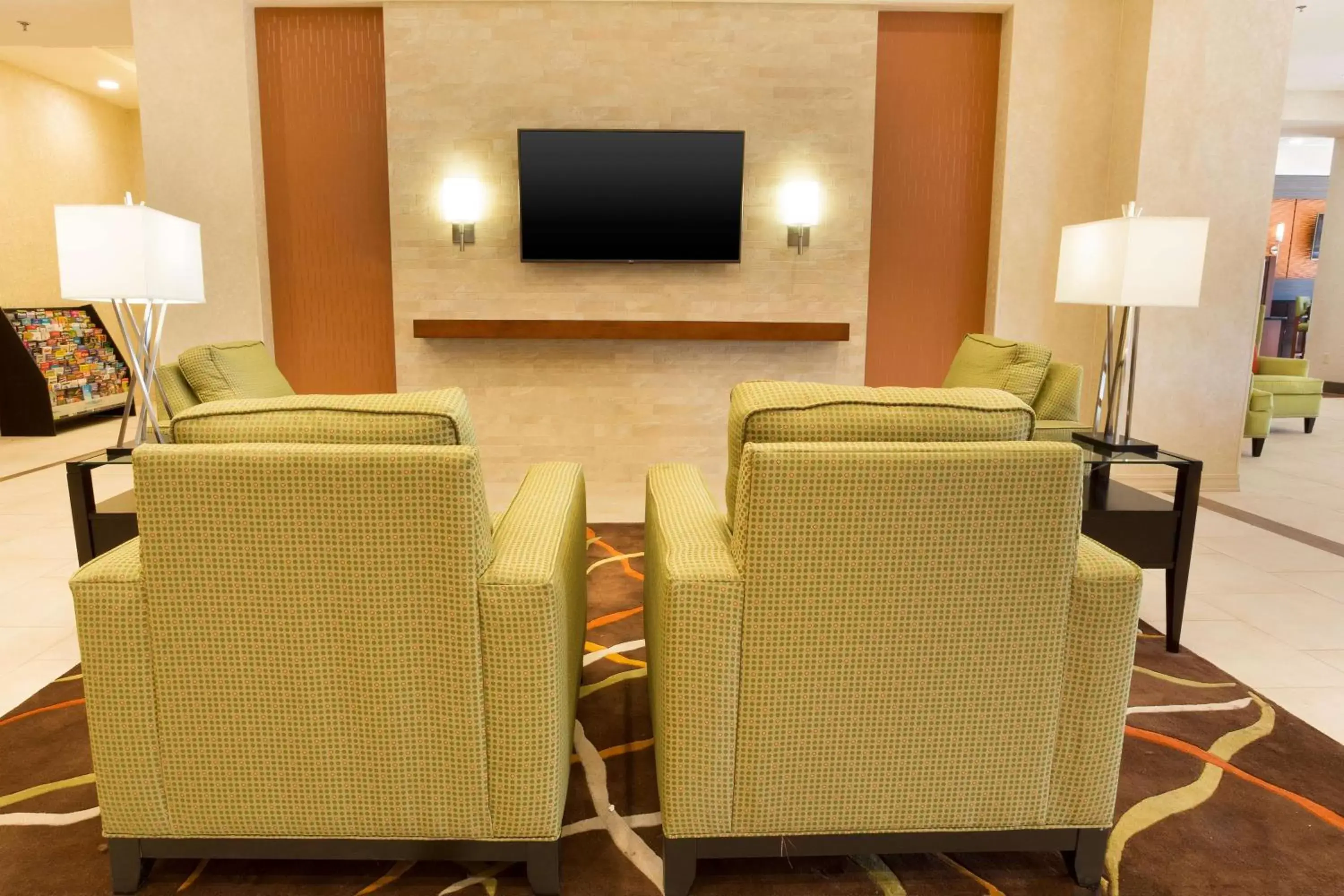 Lobby or reception, TV/Entertainment Center in Drury Inn & Suites Phoenix Tempe