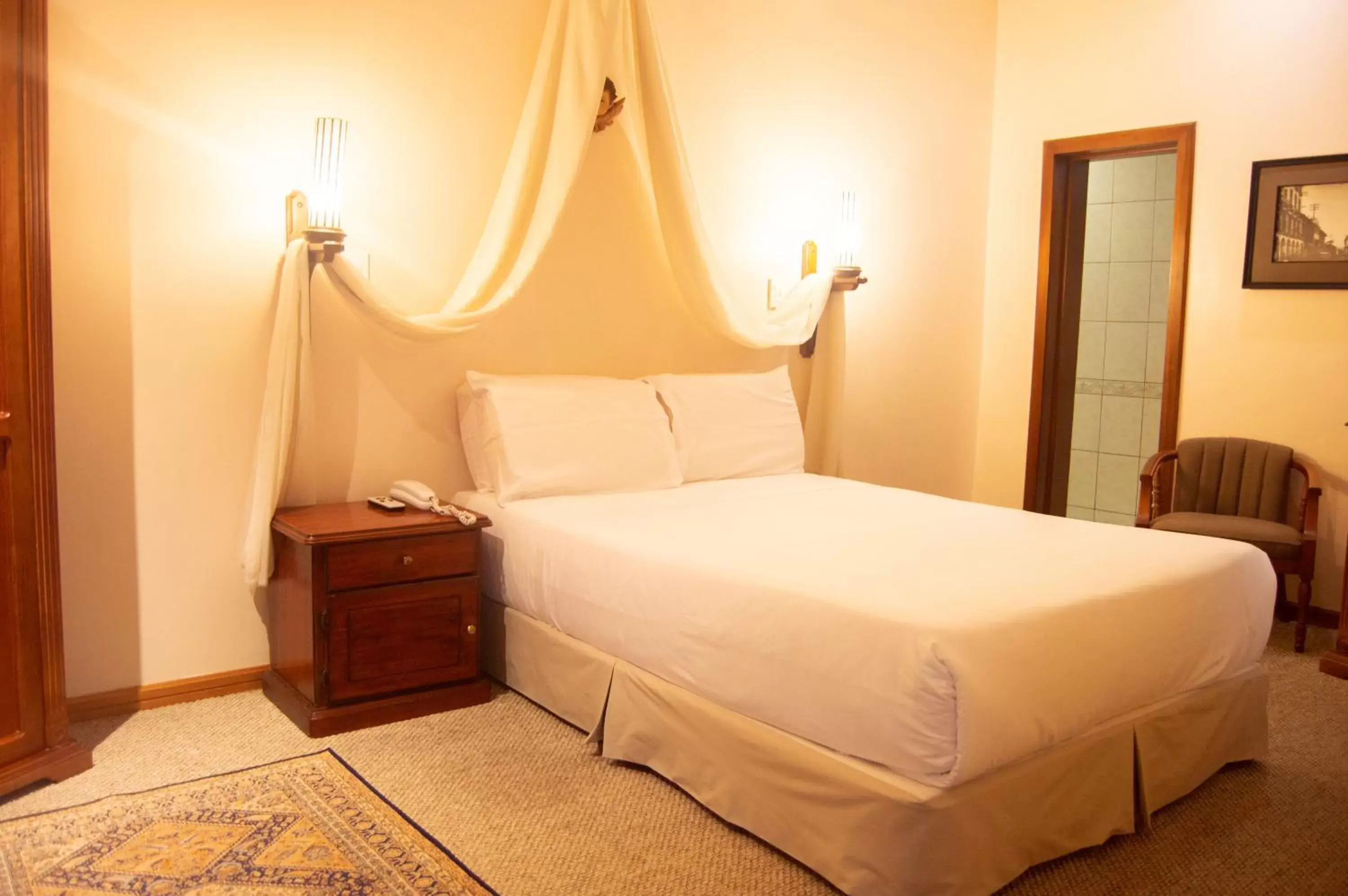 Restaurant/places to eat, Bed in Hotel Carvallo