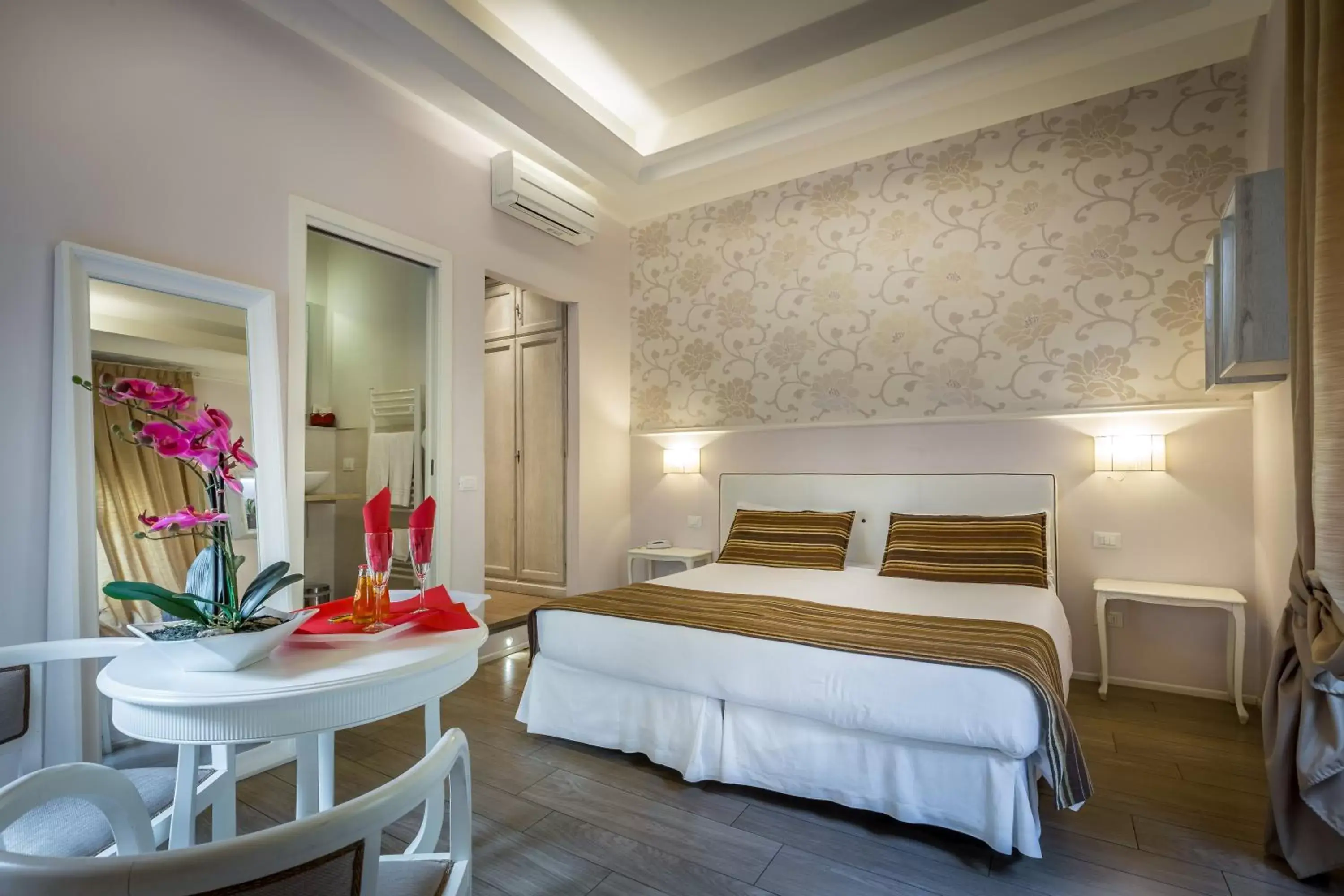 Photo of the whole room, Bed in B&B La Residenza Dell'Orafo