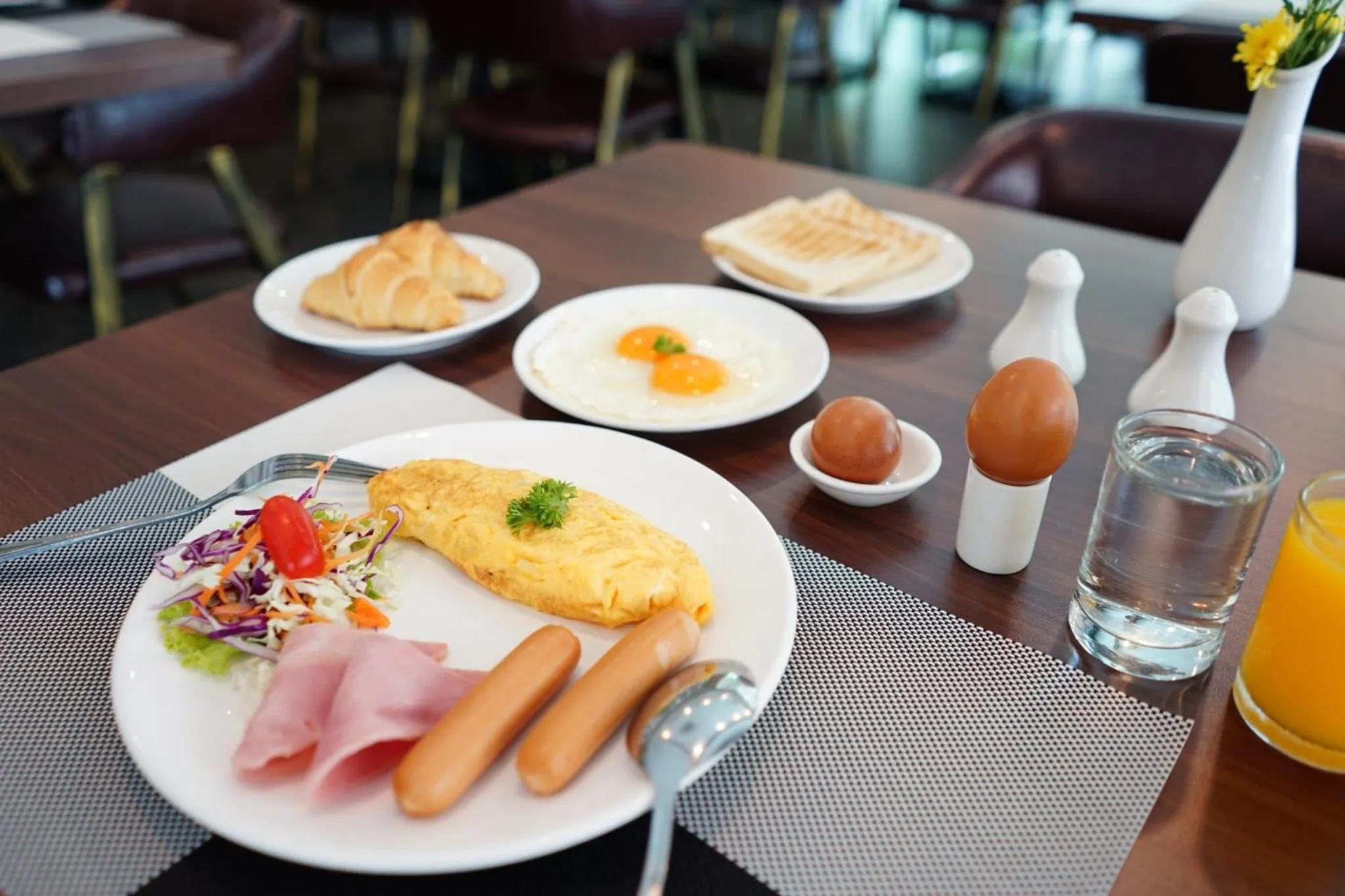 Breakfast in Picnic Hotel Bangkok - Rang Nam