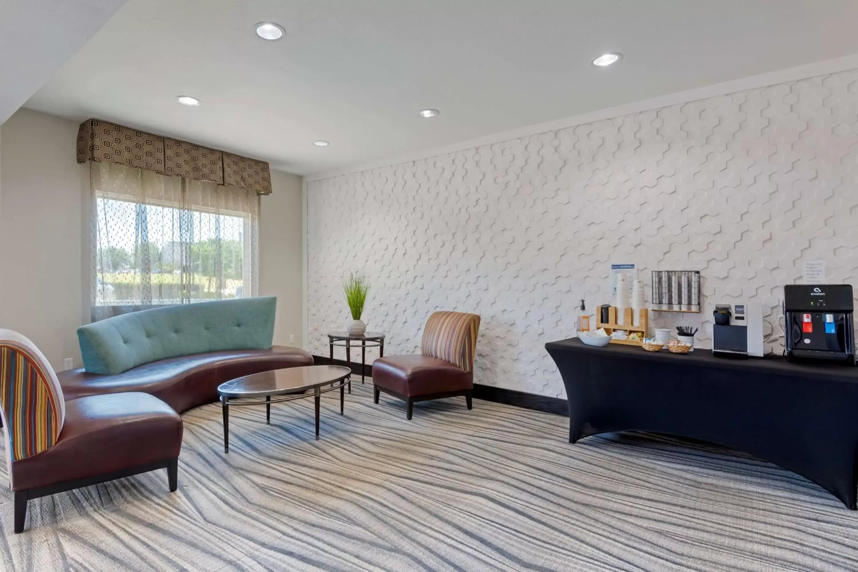 Lobby or reception, Seating Area in Best Western Plus Arlington North