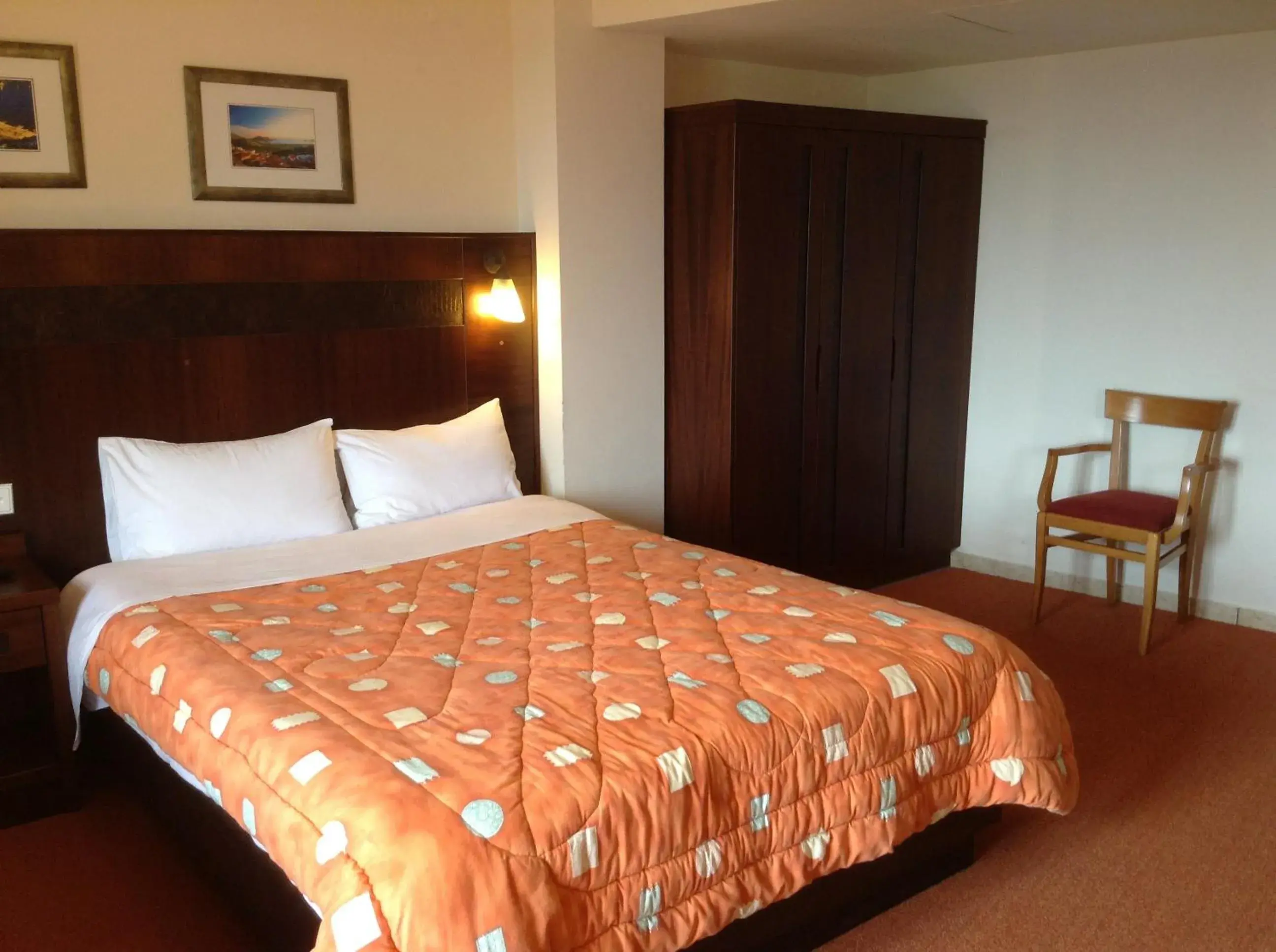 Bed in Hotel Orfeas