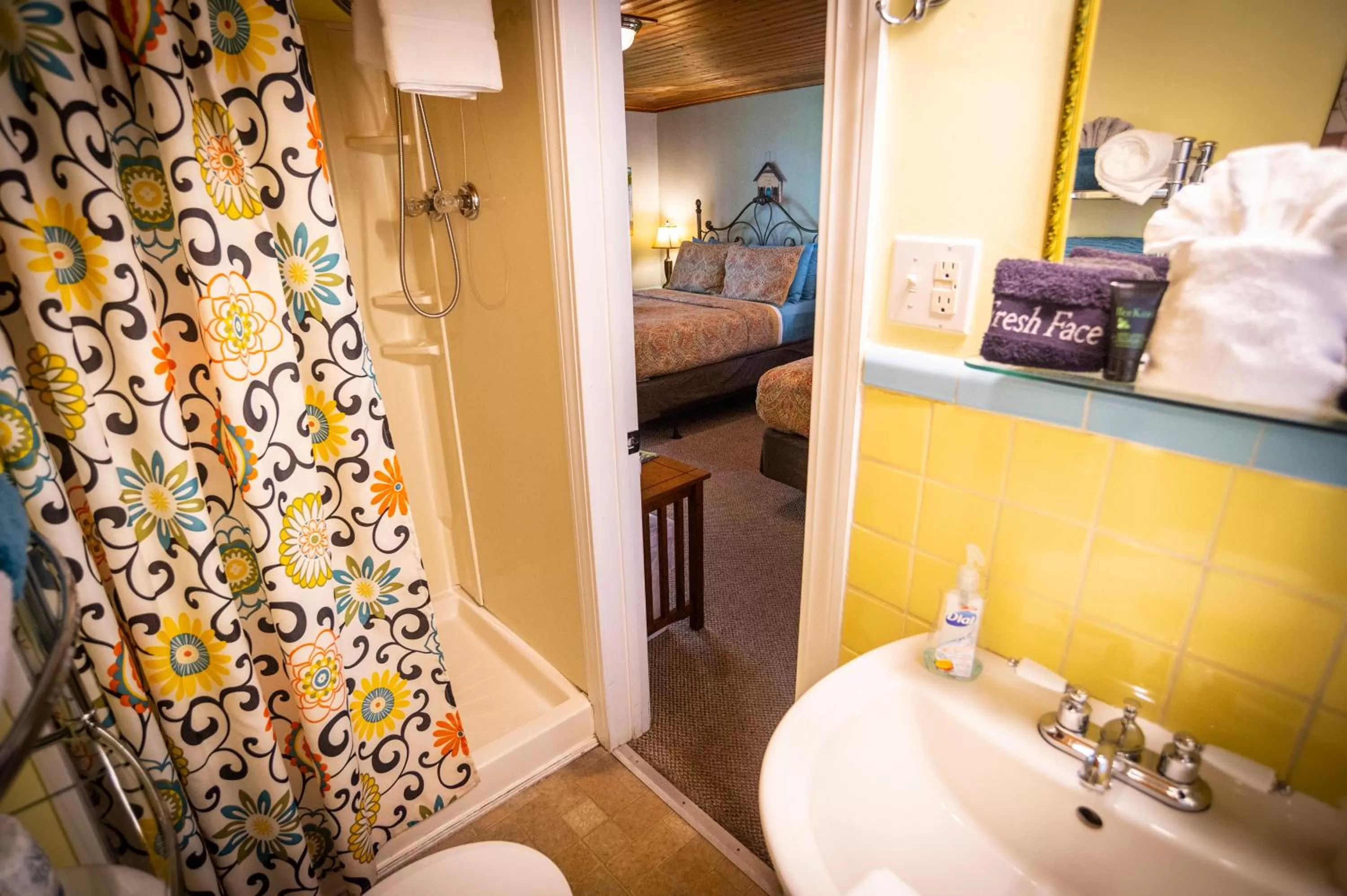 Bathroom in Sherwood Court Cottages