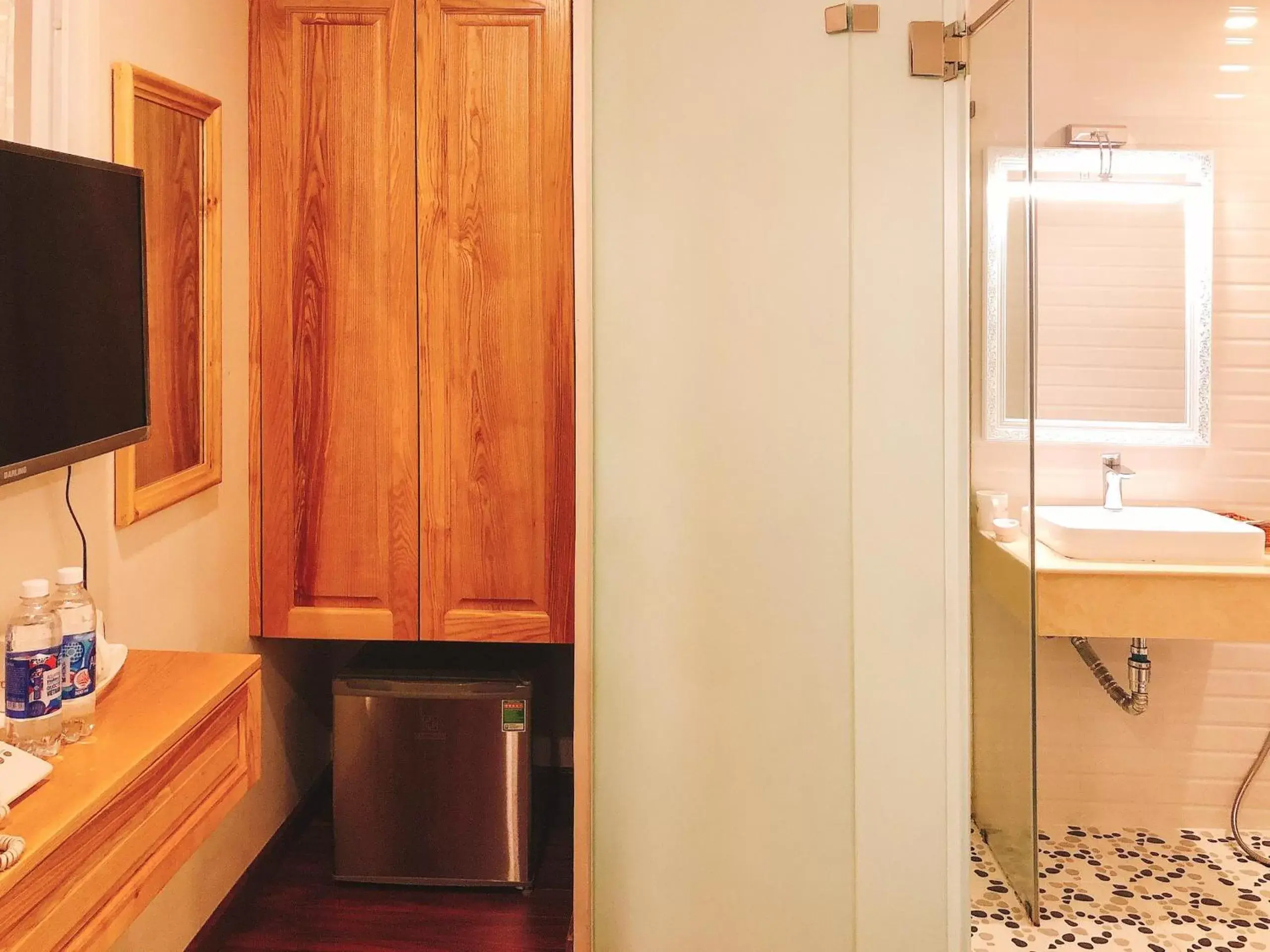 Standard King Room in Hotel Bao Duy Standard King Room in Hotel Bao Duy