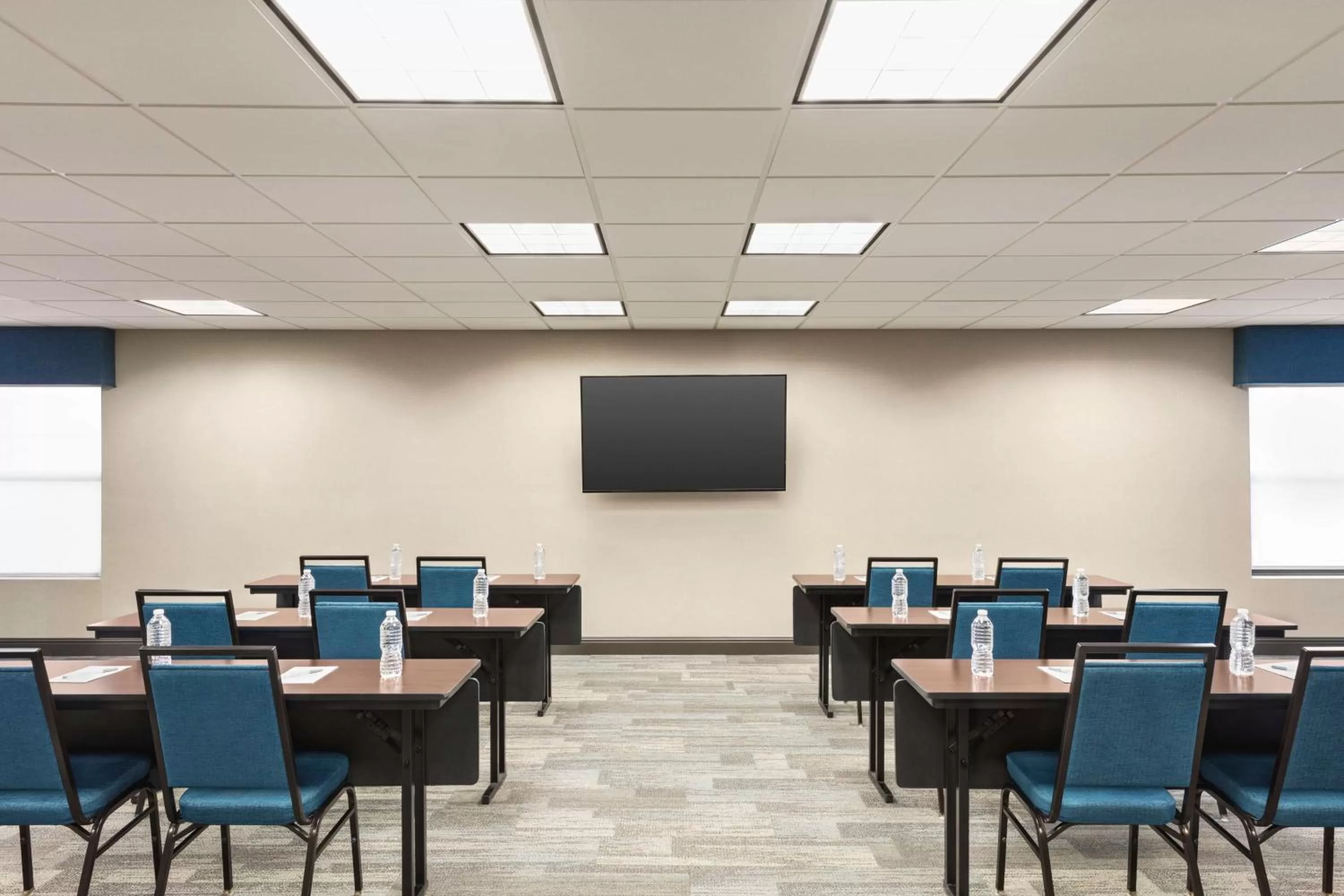 Meeting/conference room in Hampton Inn & Suites Valparaiso