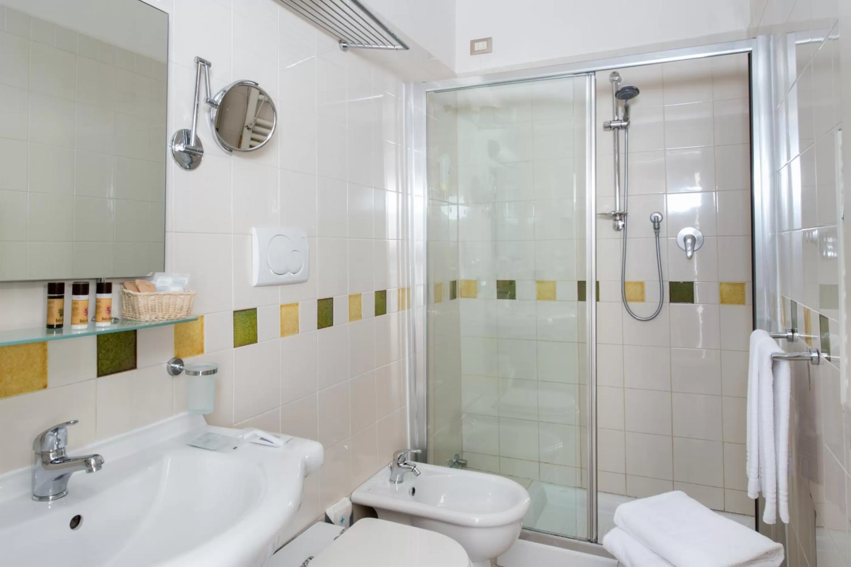 Bathroom in Hotel Perseo