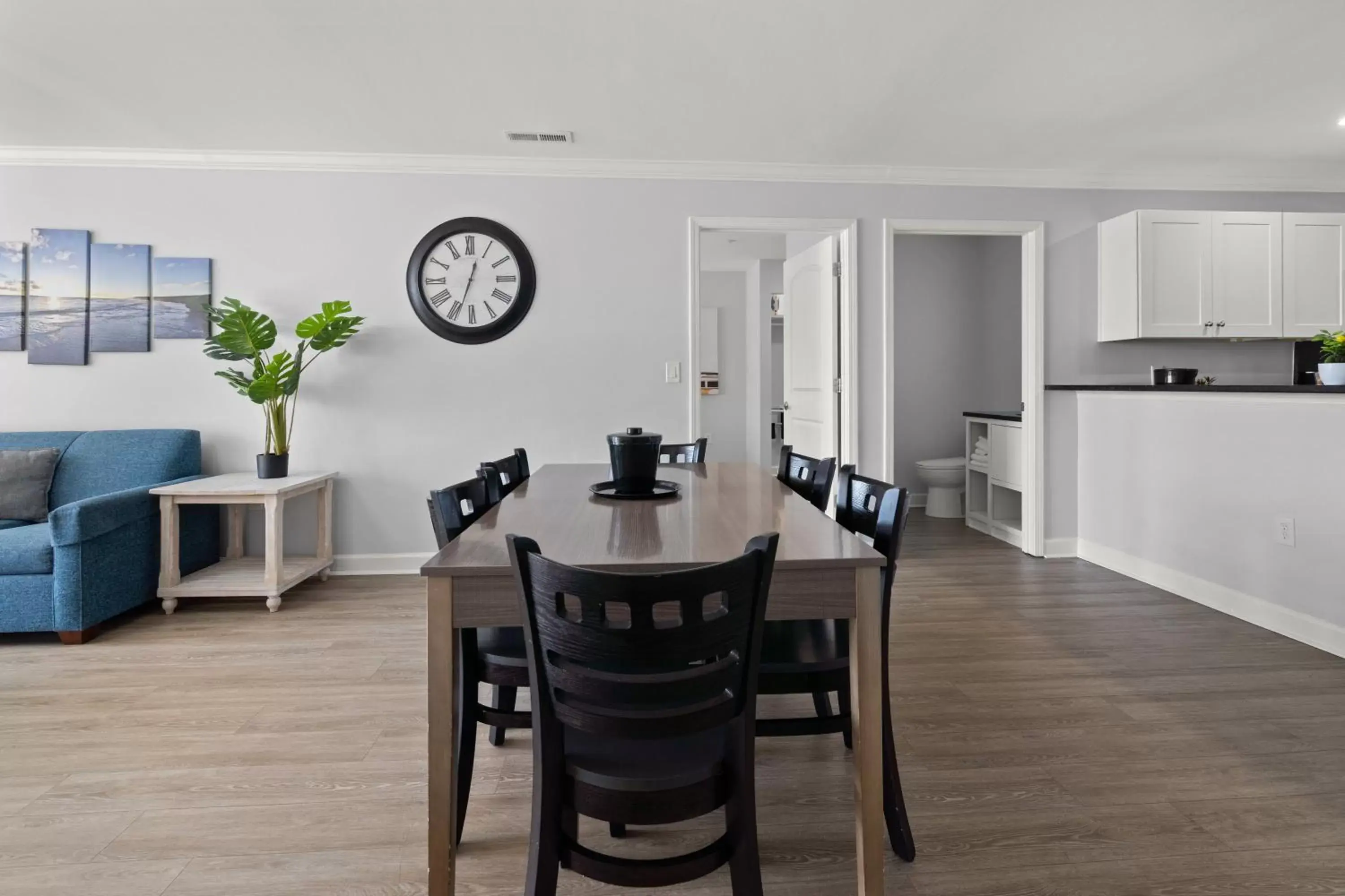 Dining Area in Ocean Escape Condos