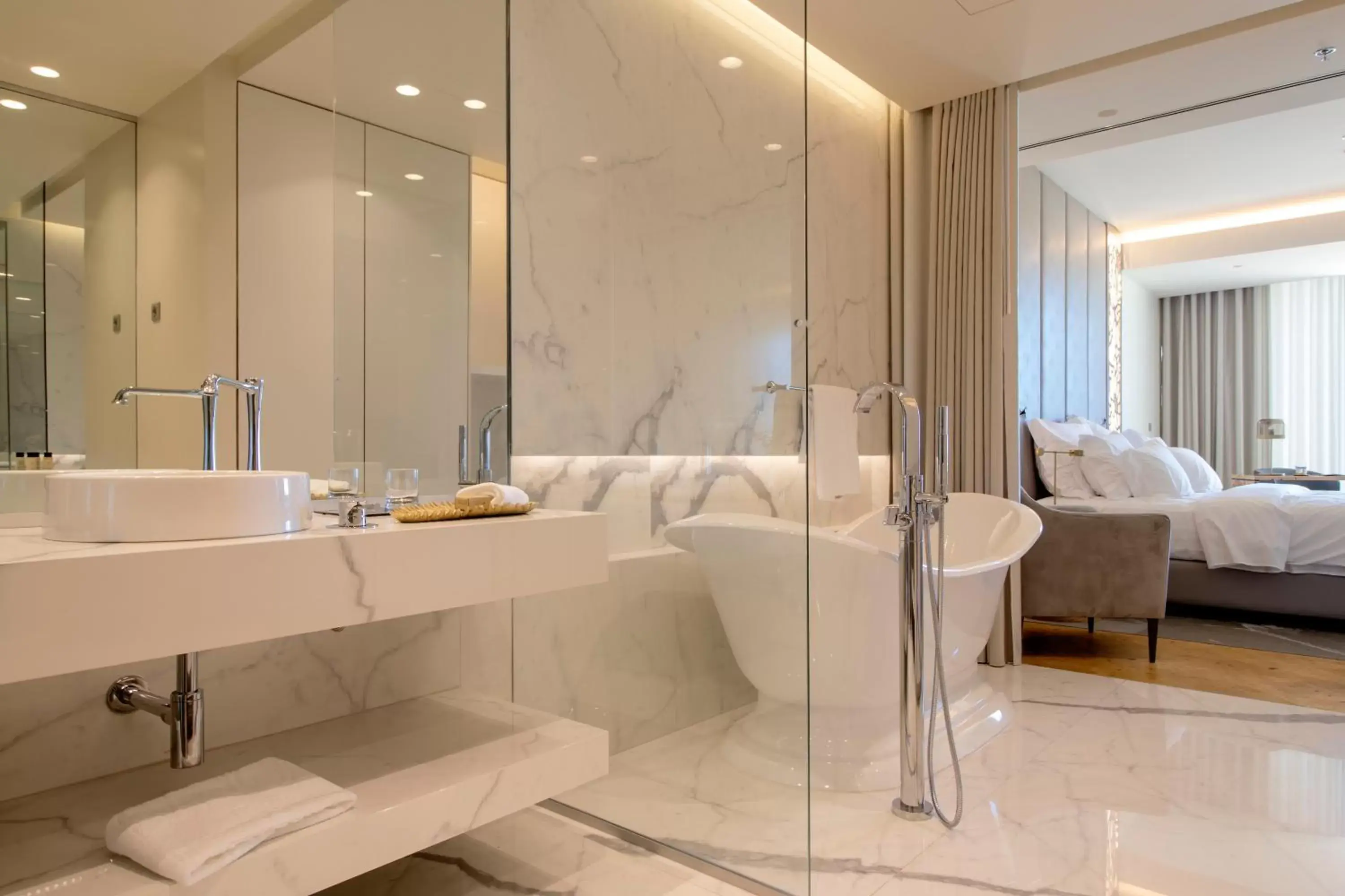 Bathroom in Savoy Palace - The Leading Hotels of the World - Savoy Signature