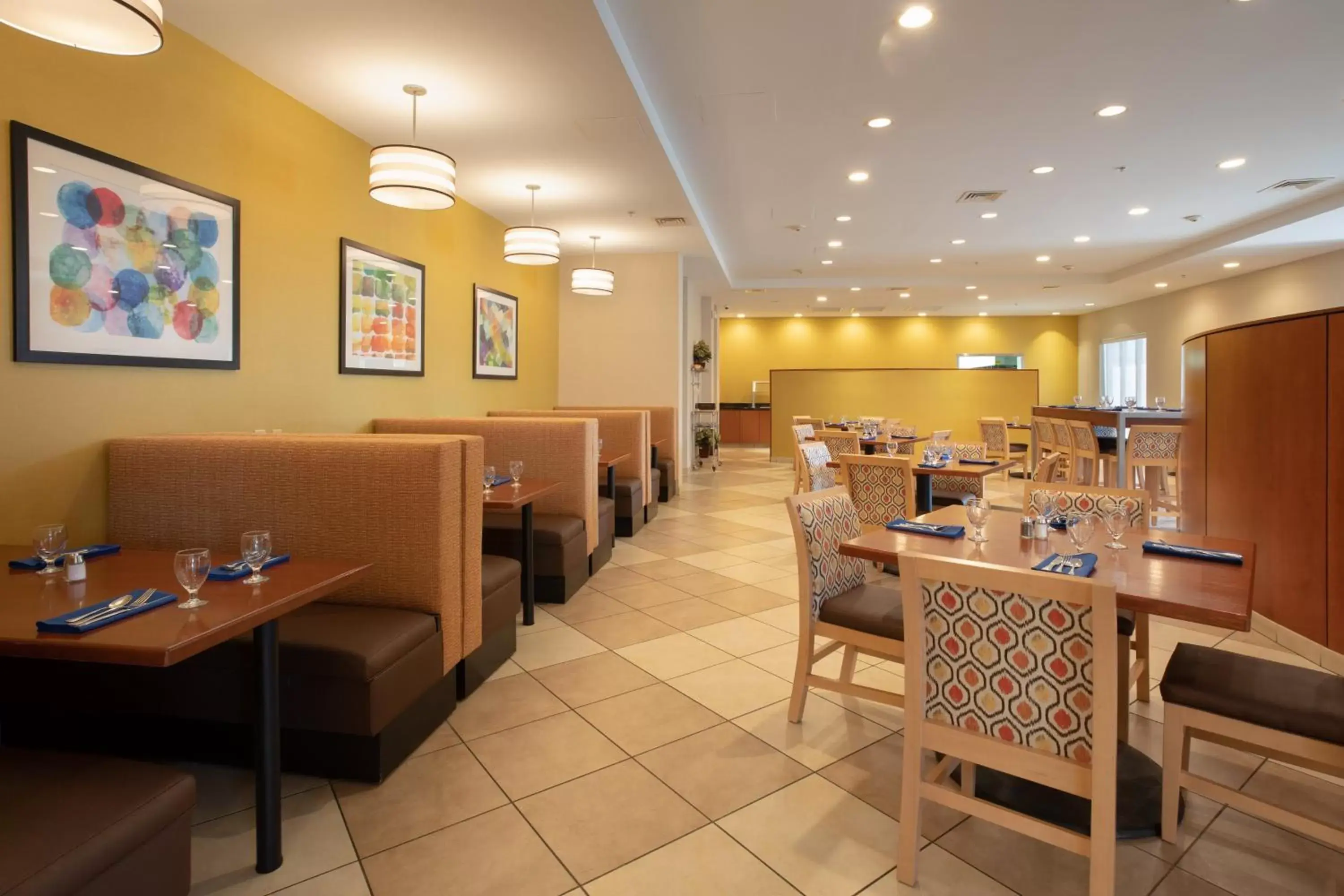 Restaurant/Places to Eat in Holiday Inn Winchester Southeast-Historic Gateway, an IHG Hotel