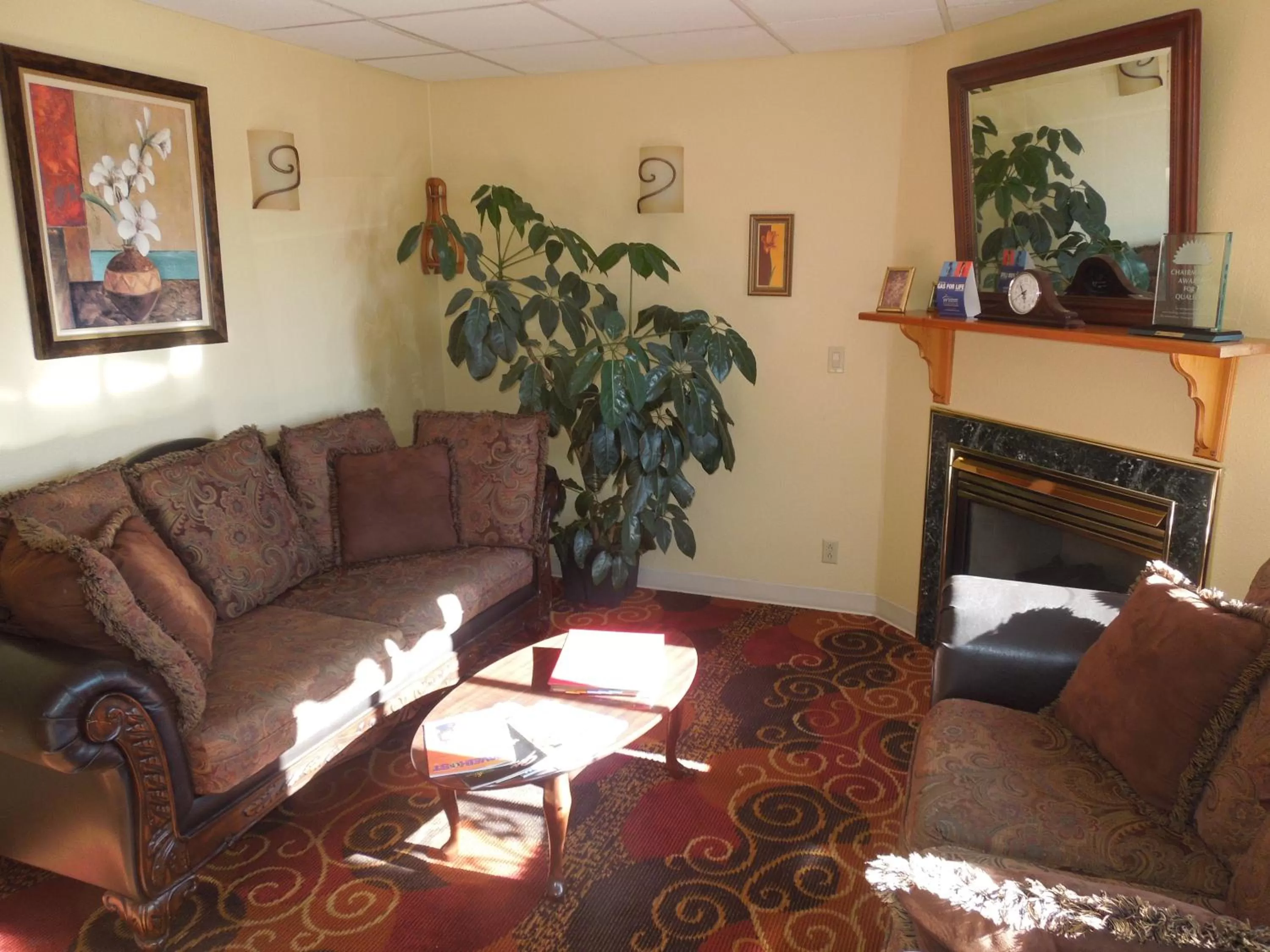 Lobby or reception, Seating Area in Days Inn by Wyndham Colchester Burlington