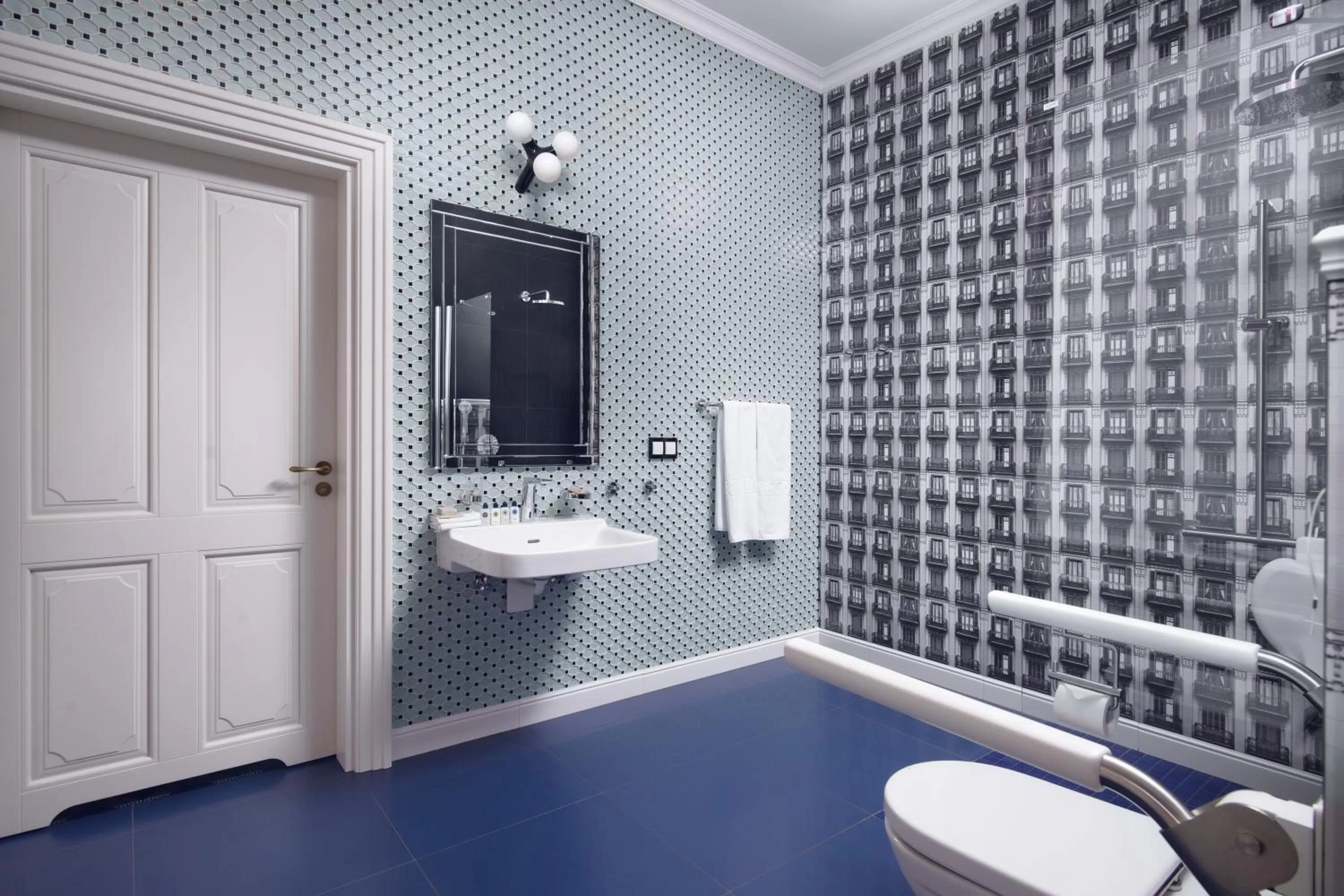 Bathroom in Relais & Châteaux Hotel Quadrille - Adults Only