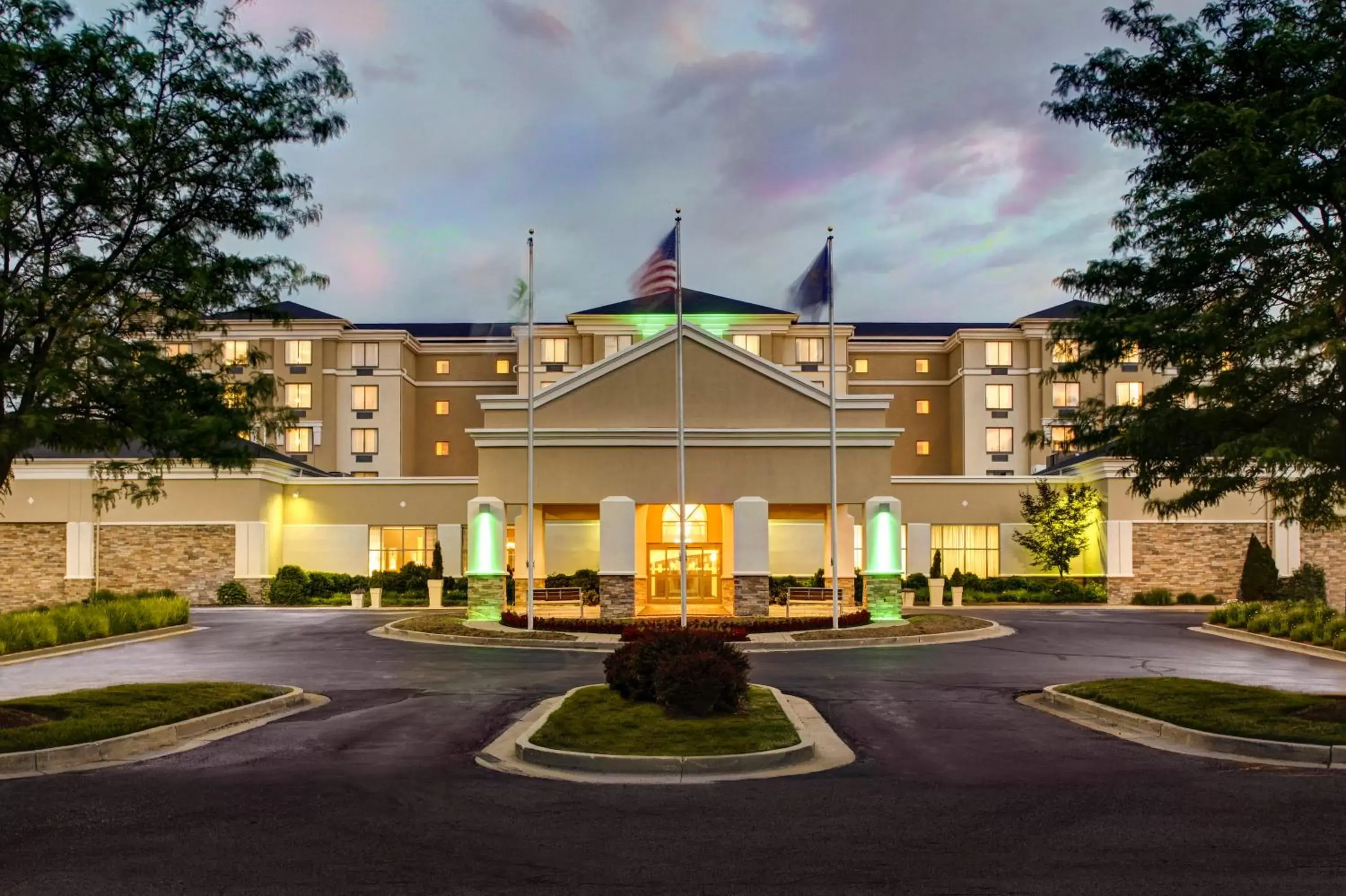Property Building in Holiday Inn Indianapolis North-Carmel, an IHG Hotel