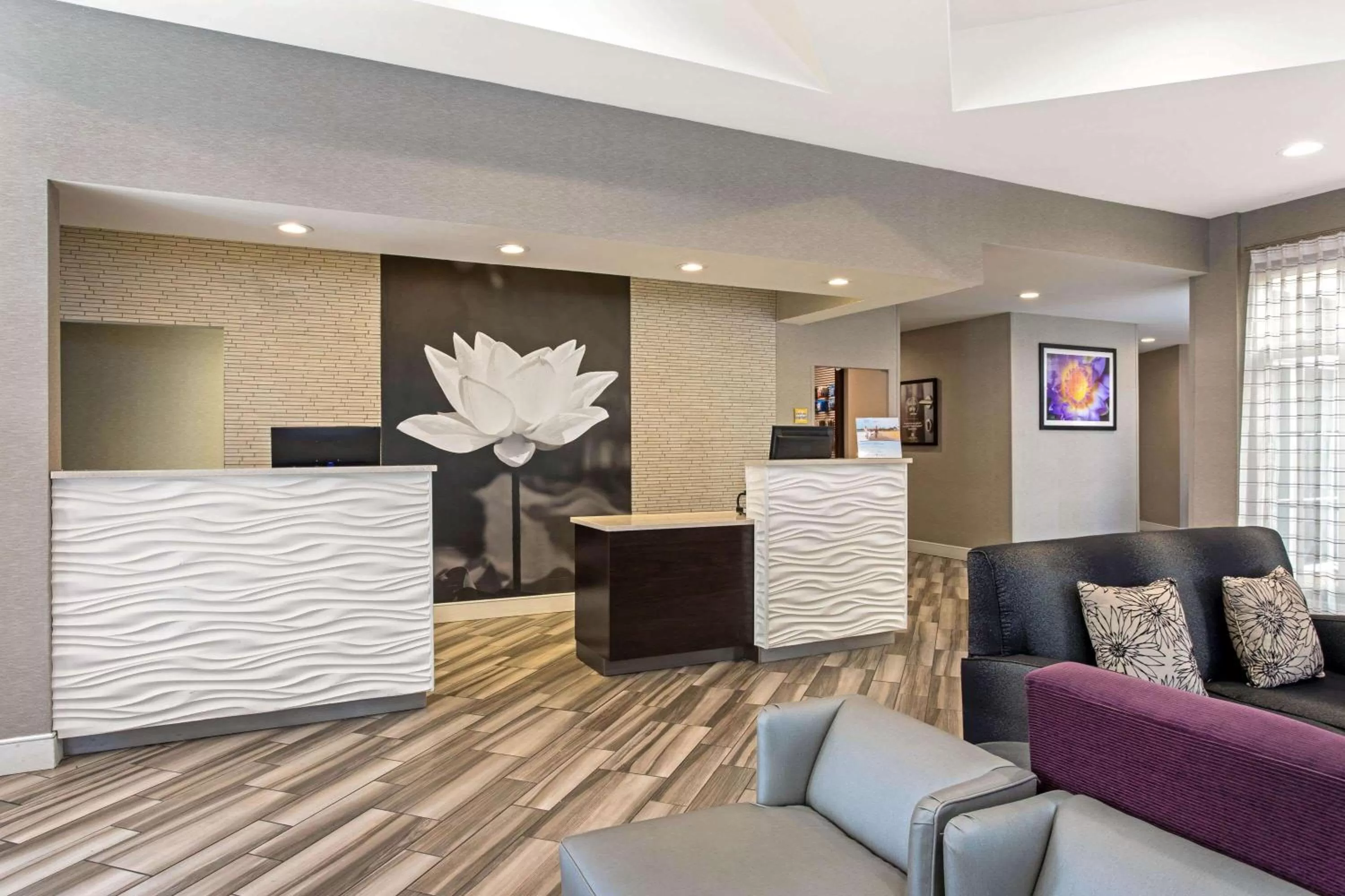 Lobby or reception in La Quinta by Wyndham Orlando Airport North - Free Airport Shuttle!