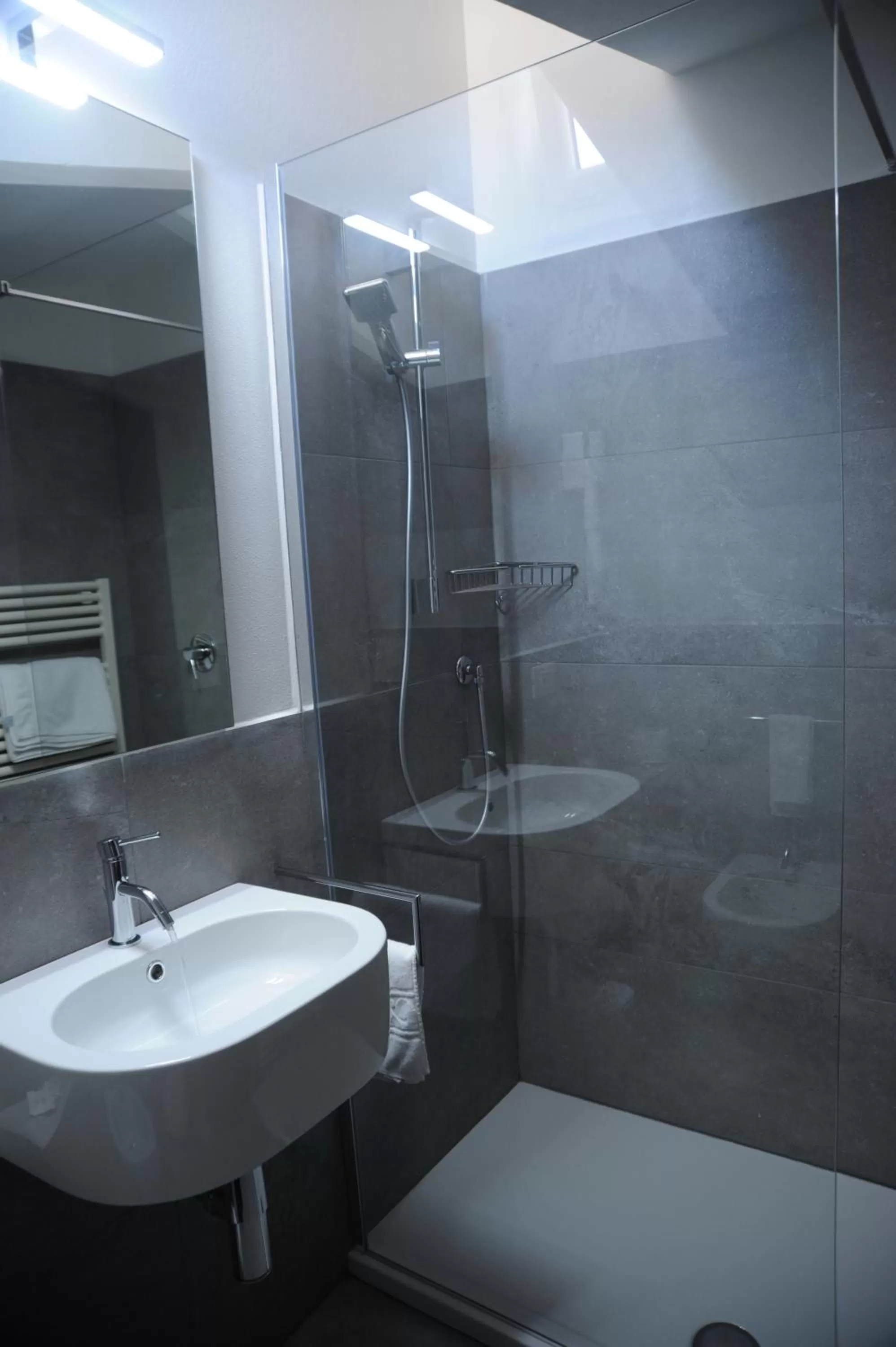 Bathroom in Hotel Astoria