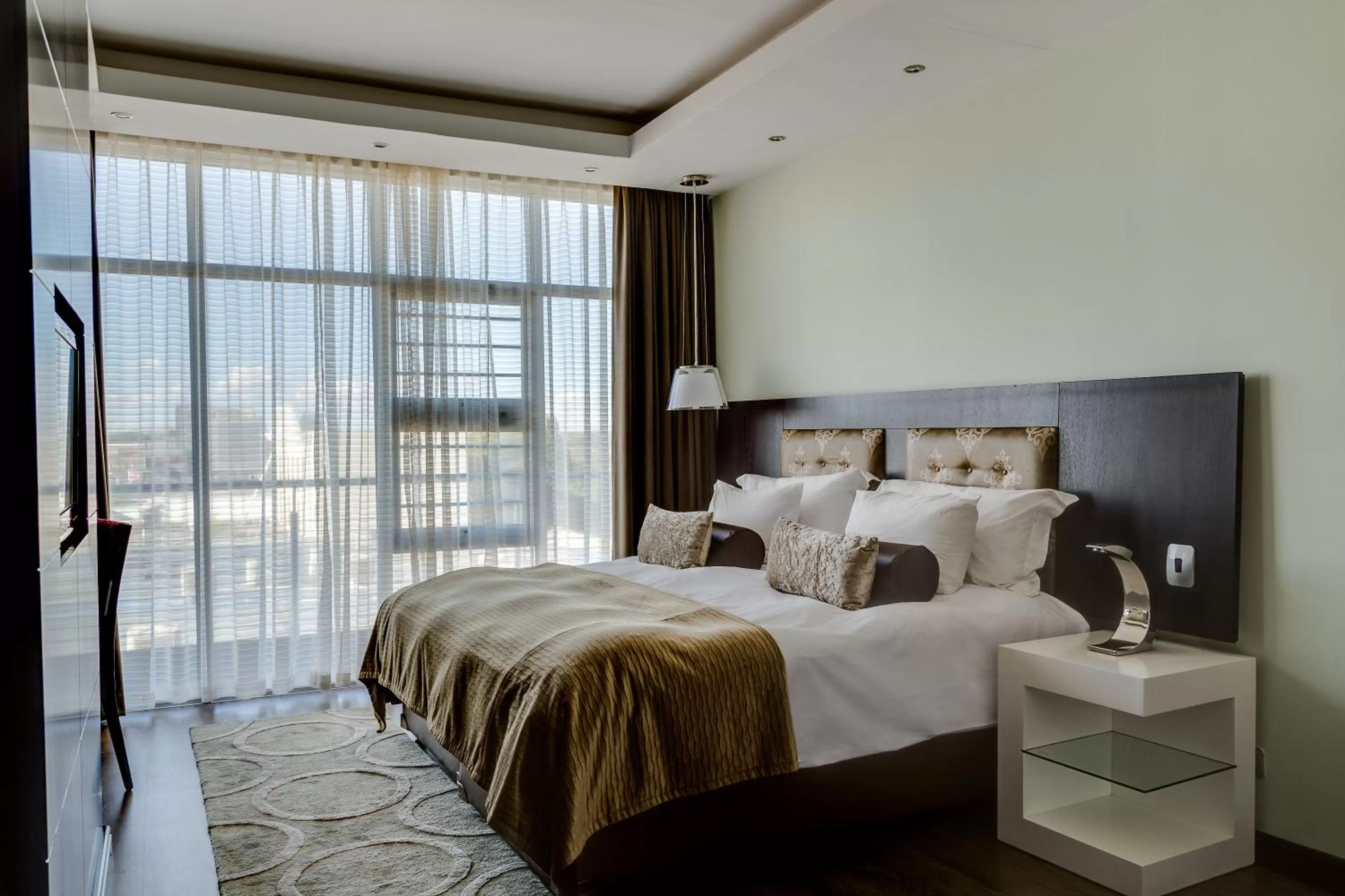 Property building, Bed in The Oasis