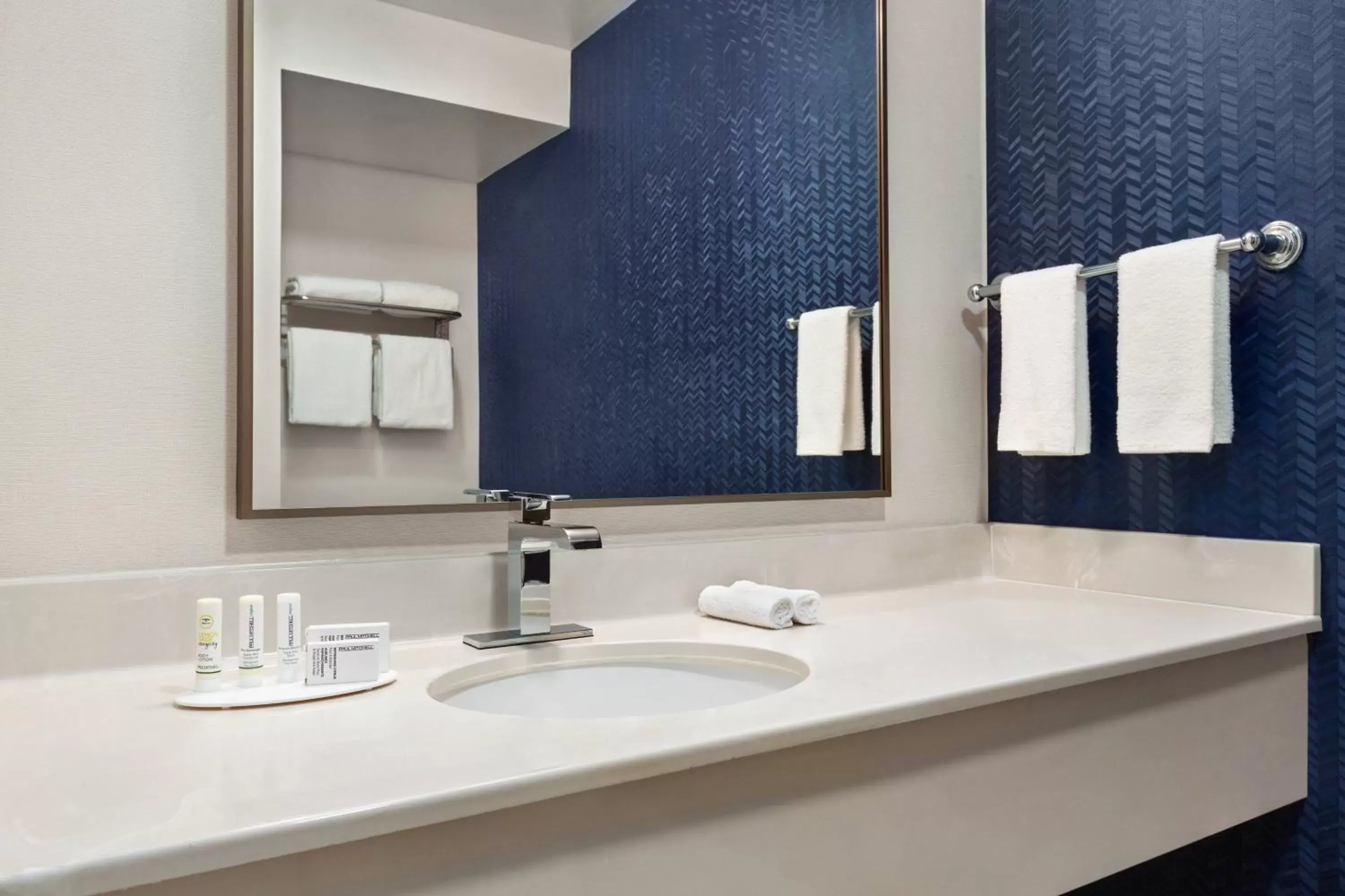 Bathroom in Fairfield Inn & Suites by Marriott Reno Sparks