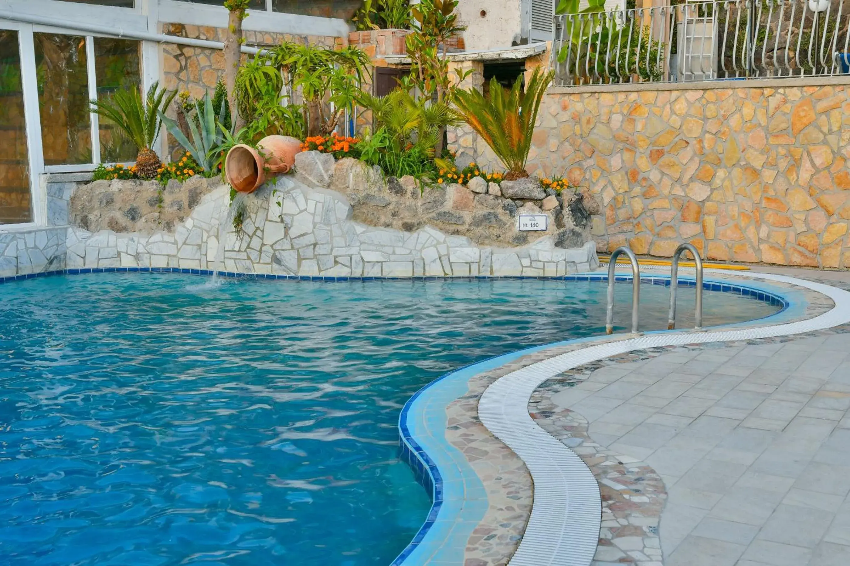 Swimming Pool in Hotel Terme Saint Raphael