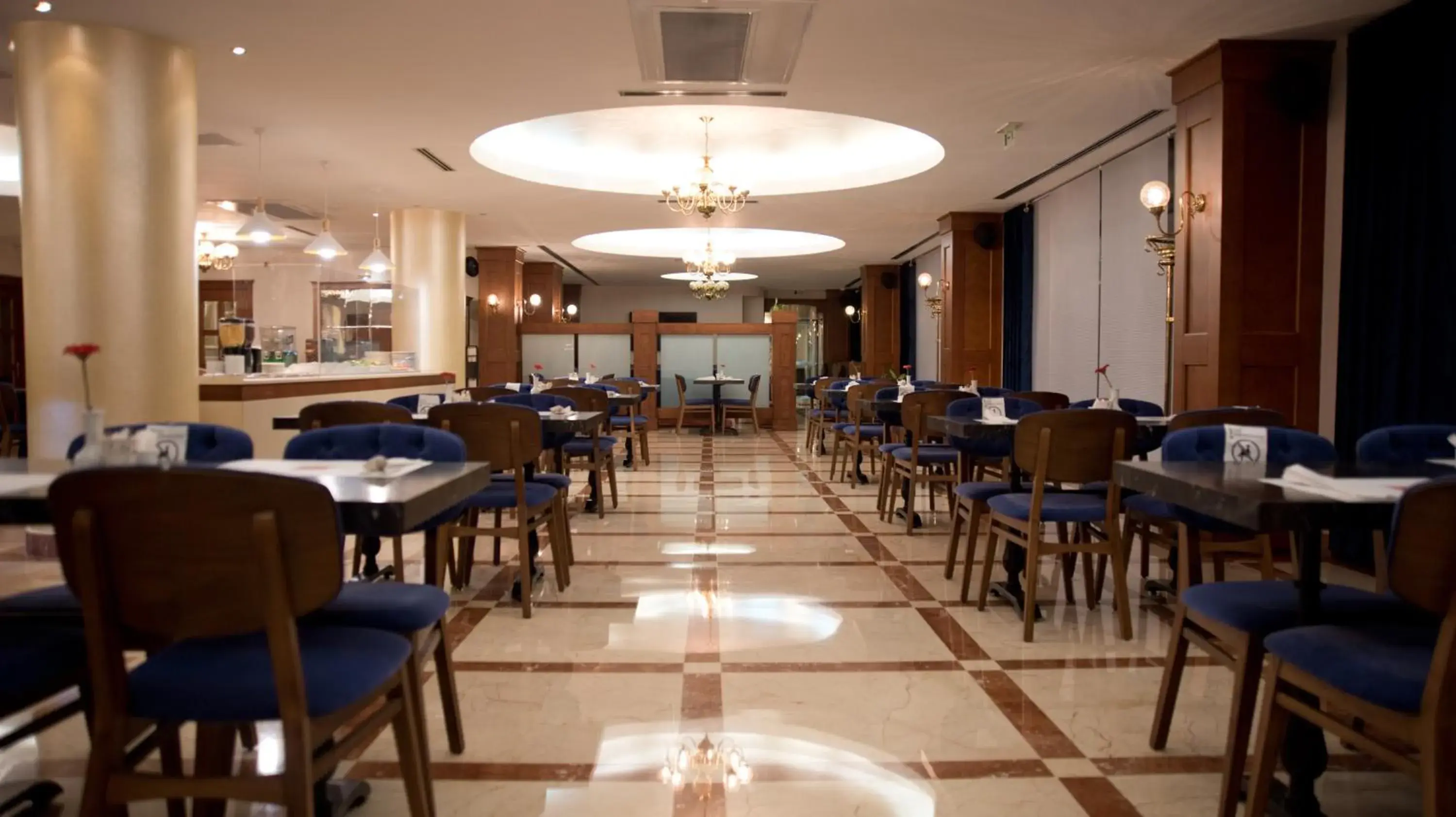 Restaurant/places to eat in Taksim Metropark Hotel Restaurant/places to eat in Taksim Metropark Hotel
