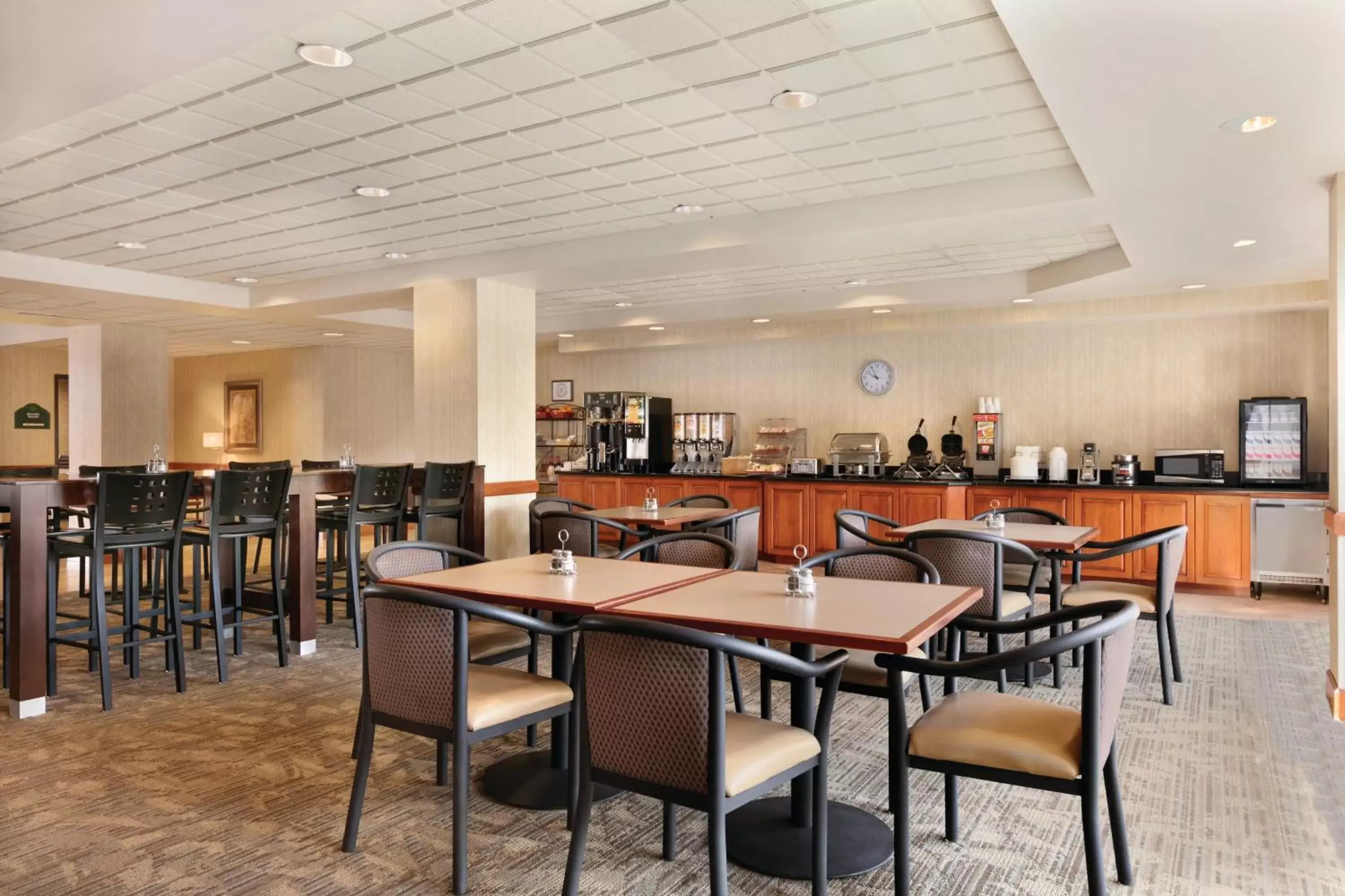 Continental breakfast, Restaurant/Places to Eat in Wingate by Wyndham Parkersburg - Vienna