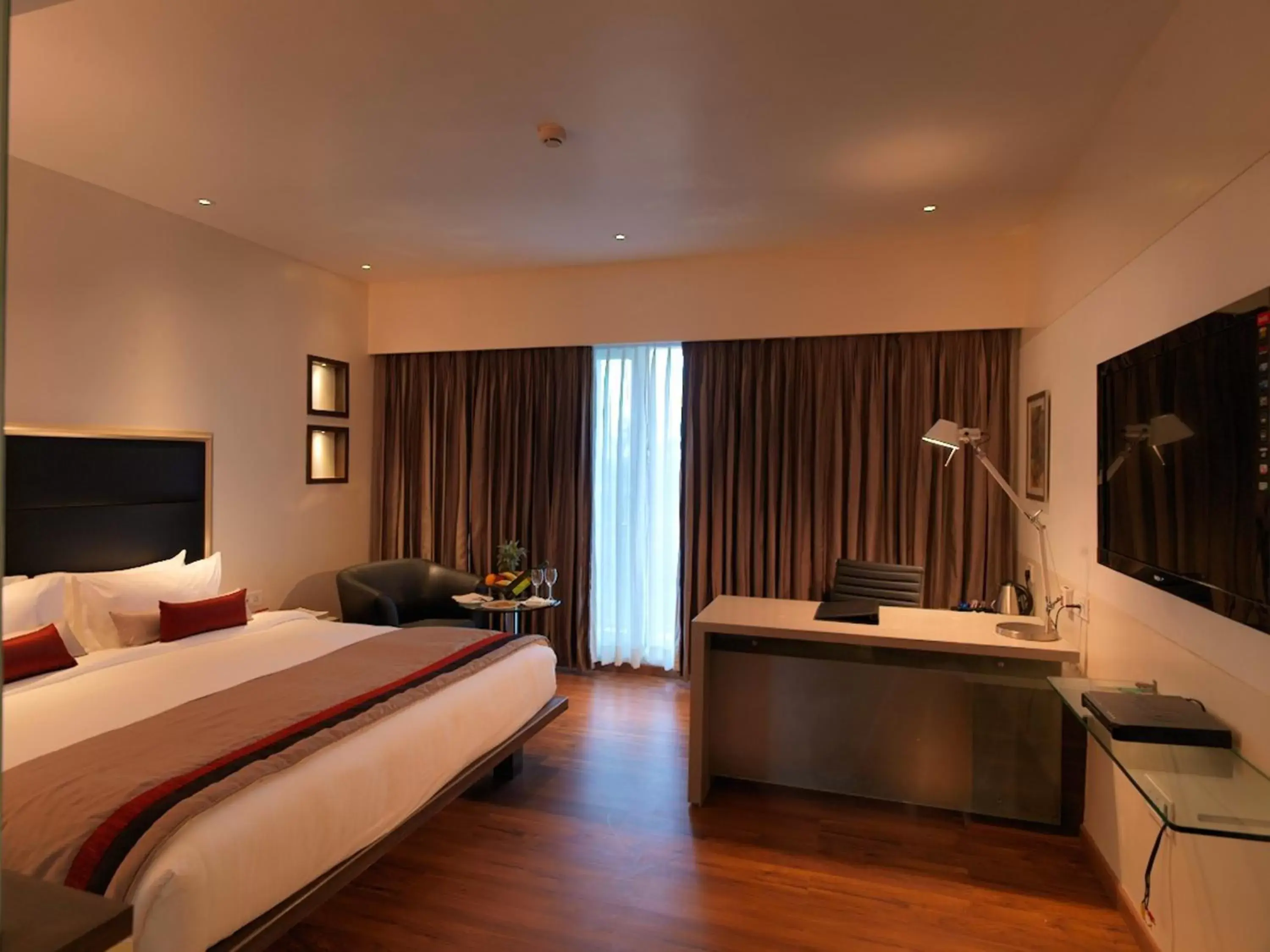 King Room - single occupancy in Spree Shivai Hotel