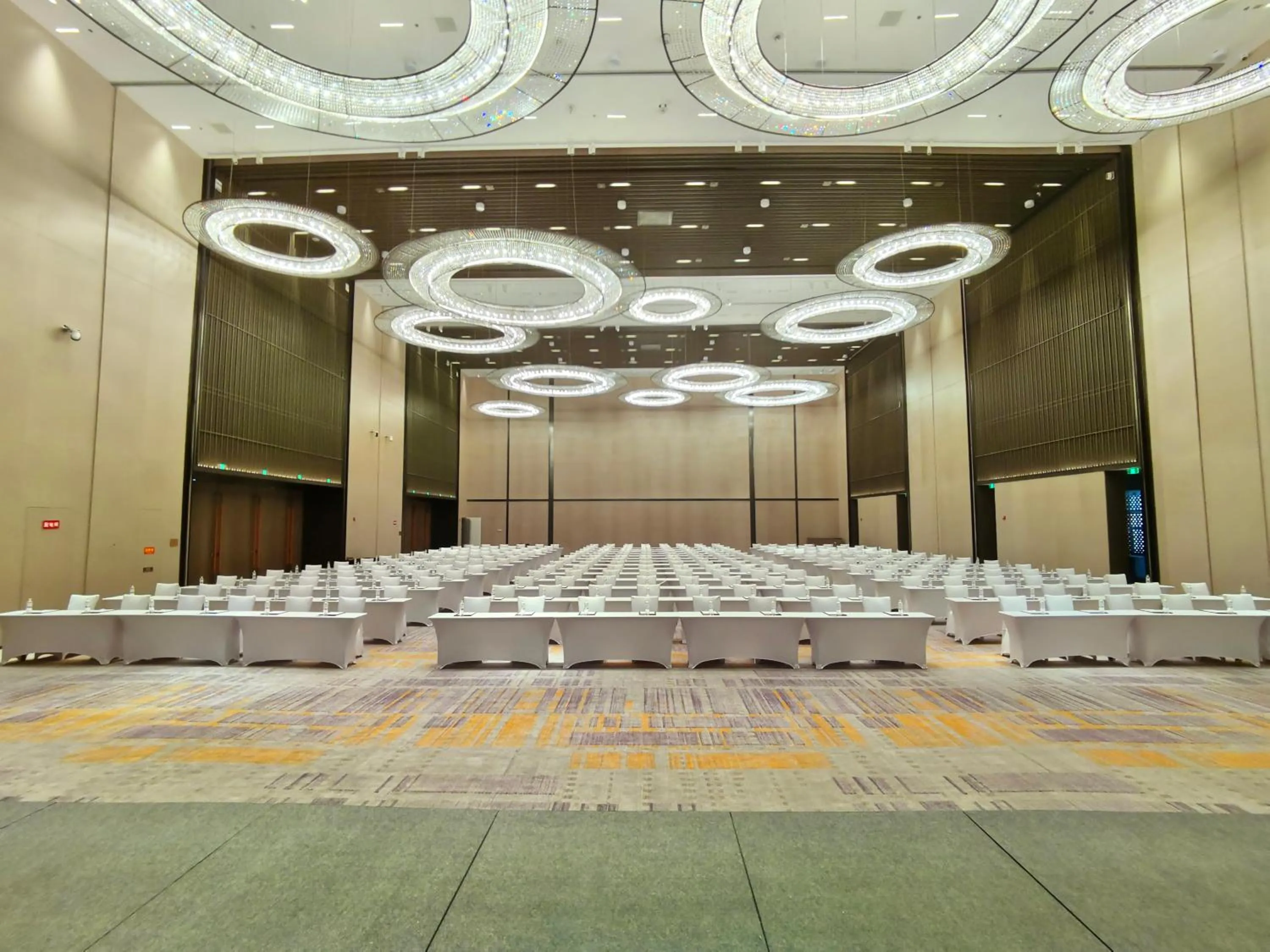 Business facilities in Crowne Plaza Qingdao Jinshui by IHG