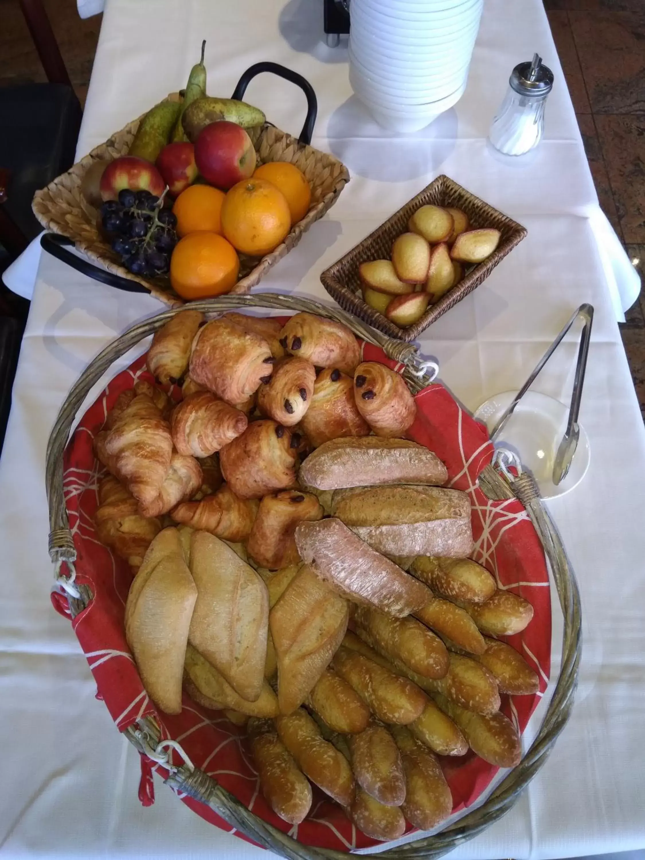 Buffet breakfast, Food in Le Querrien
