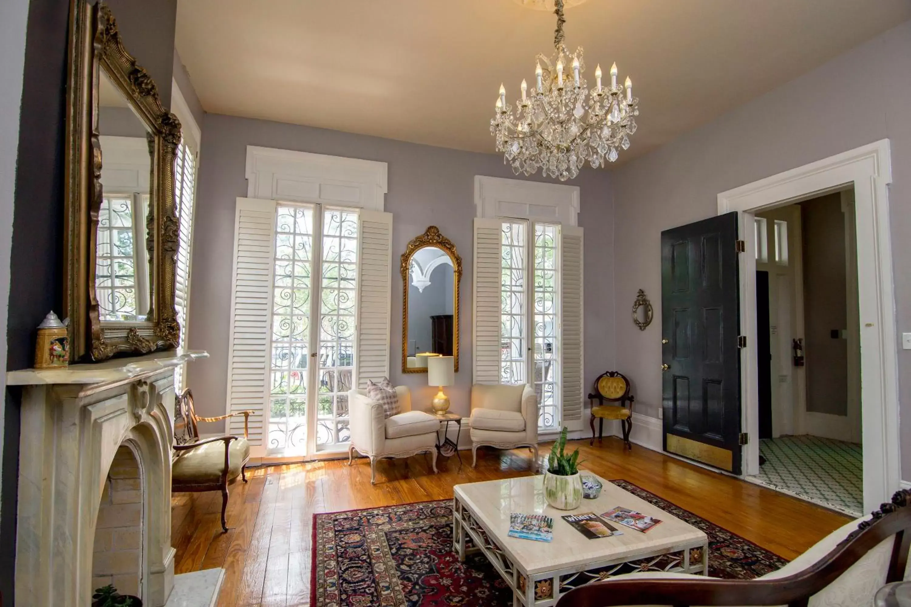 Lobby or reception, Seating Area in Rathbone Mansions New Orleans