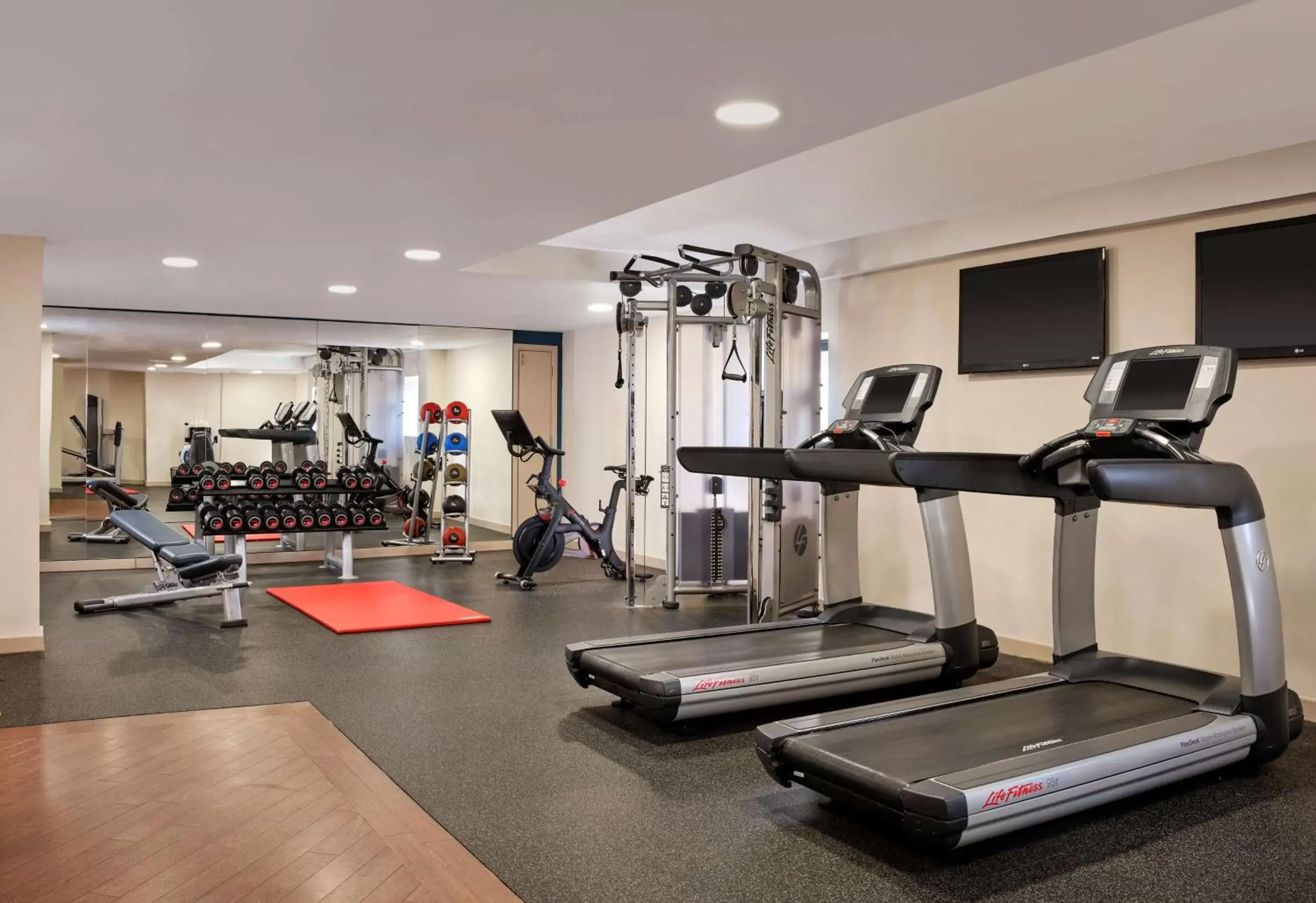 Fitness centre/facilities, Fitness Center/Facilities in DoubleTree by Hilton Lincoln