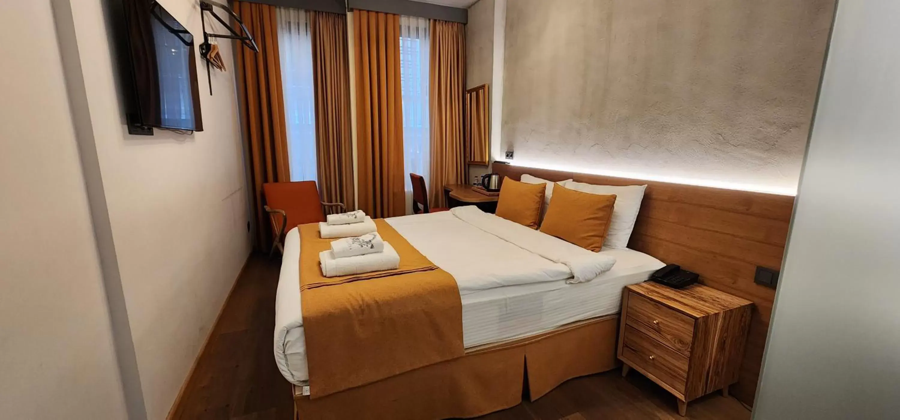 Bed in Aleksandr Pera Hotel