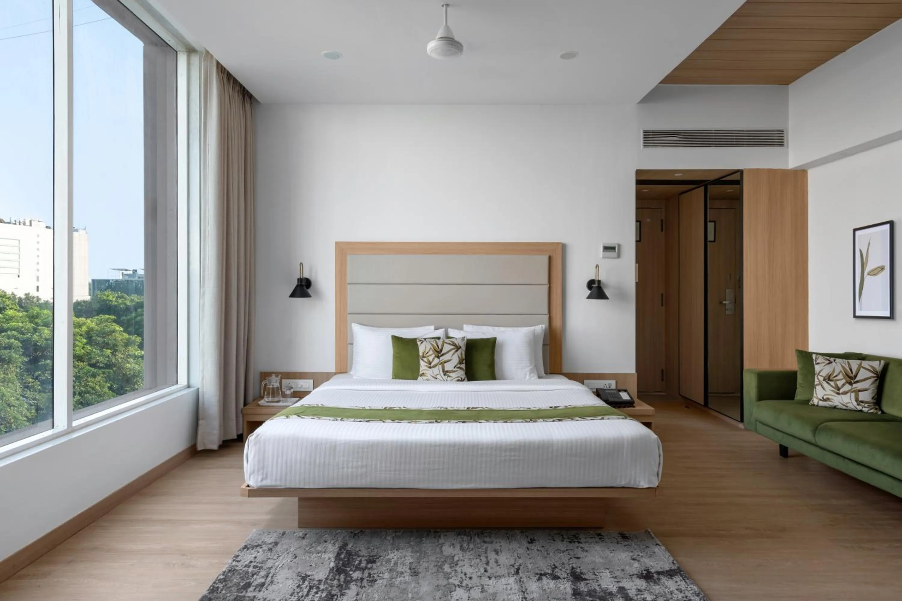 Bed in Lemon Tree Hotel, Vadodara