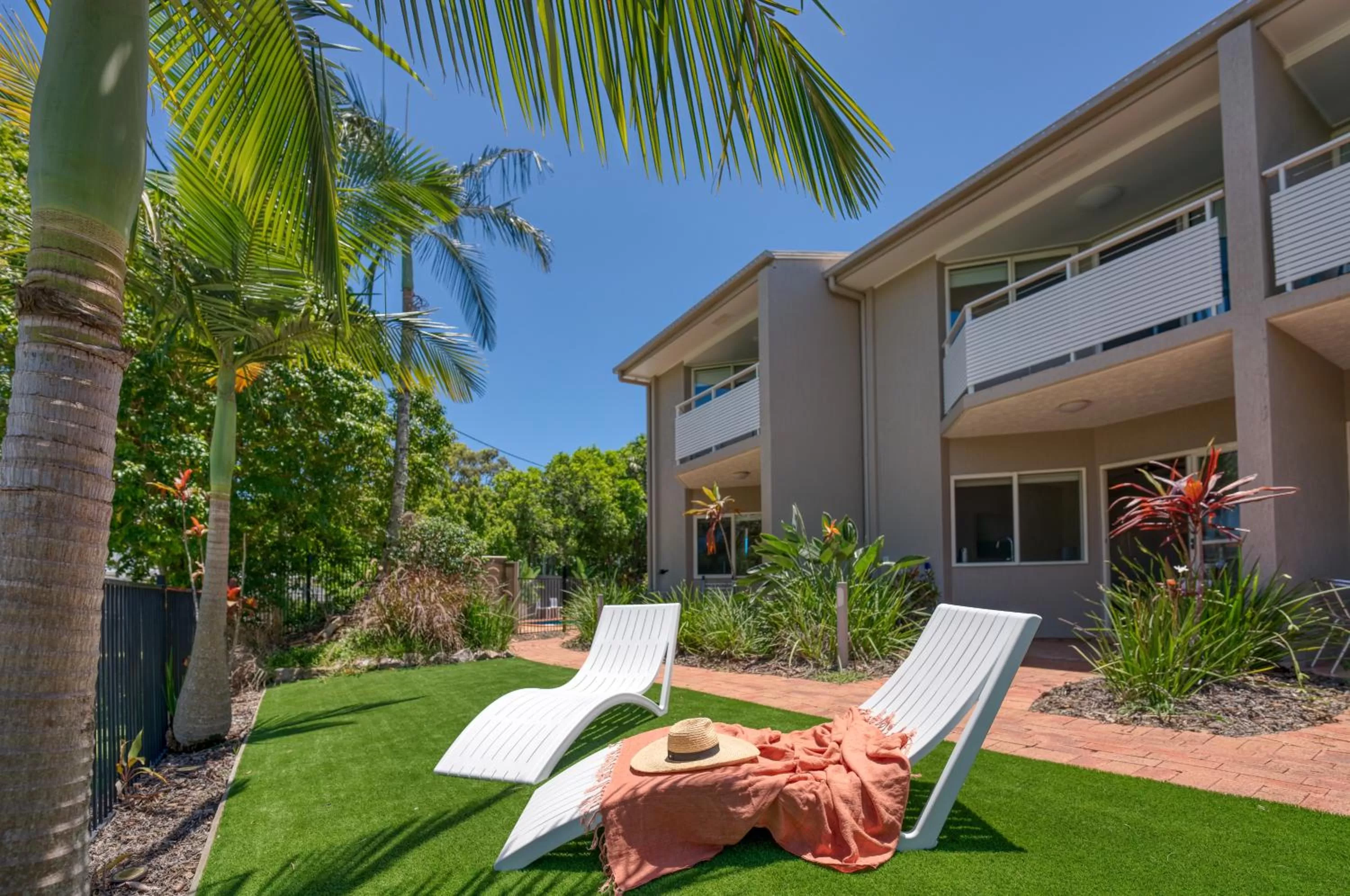 Garden in Noosa Sun - On the Noosa River