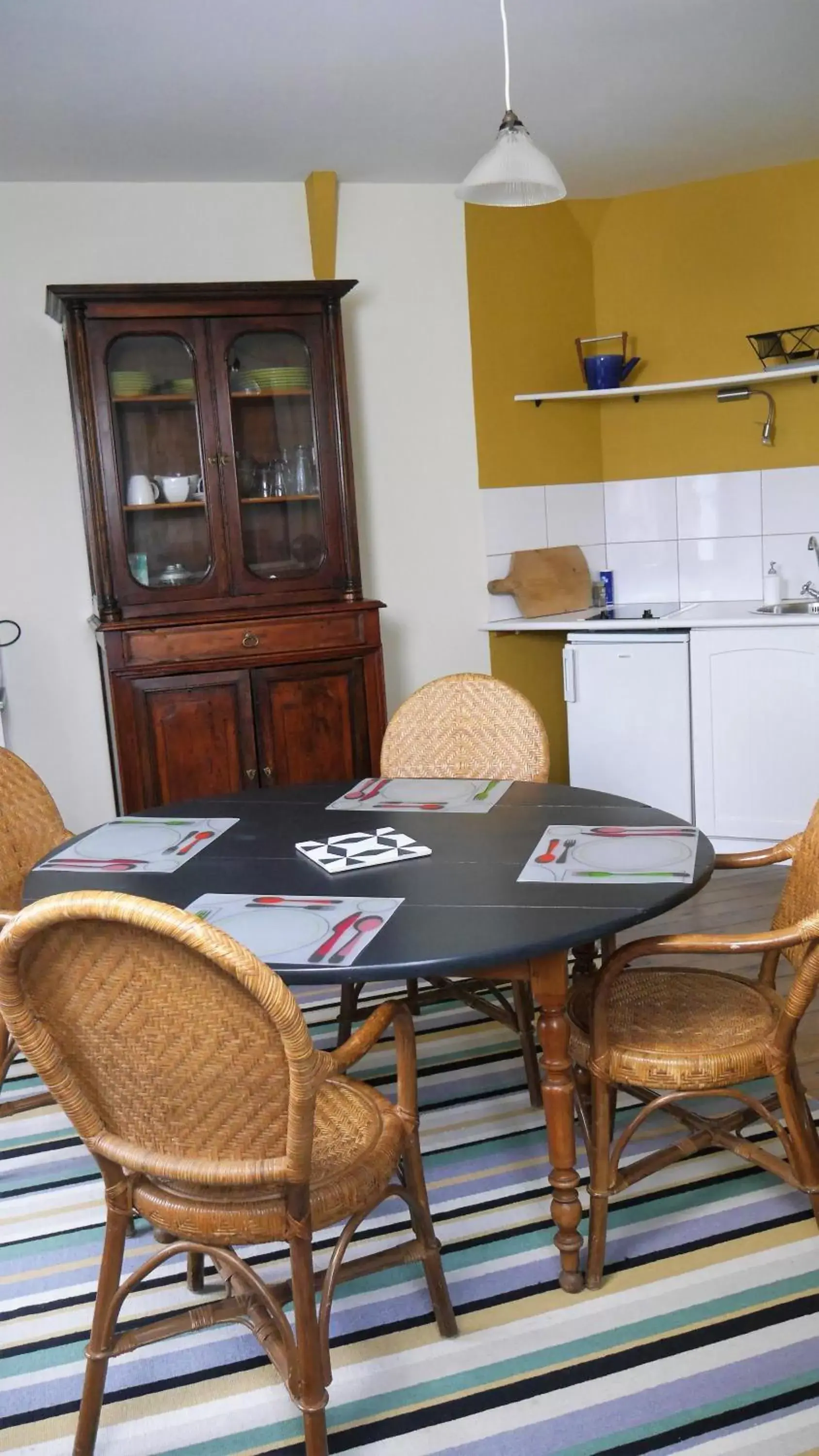 Kitchen or kitchenette, Dining Area in Maison Castel Braz