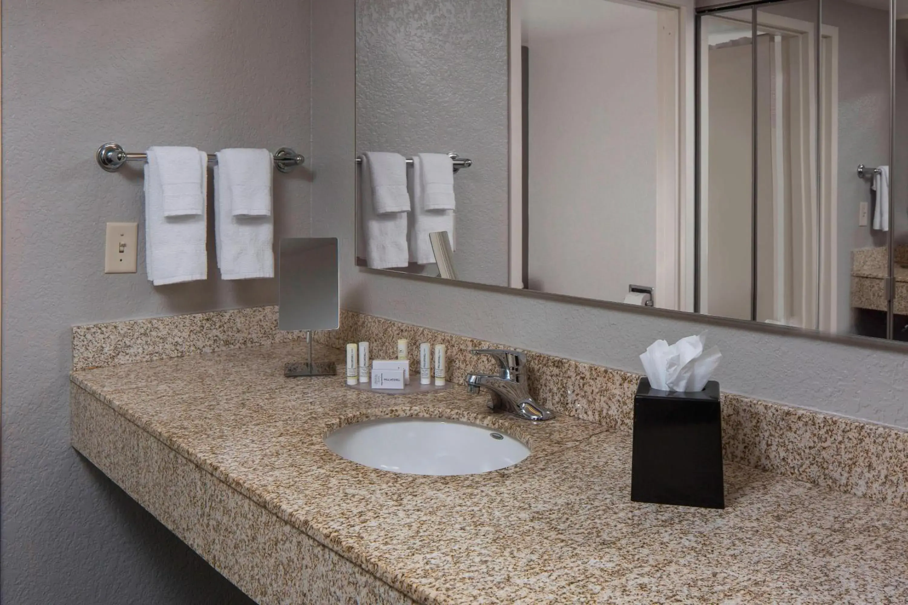 Bathroom in Courtyard by Marriott Daytona Beach Speedway/Airport