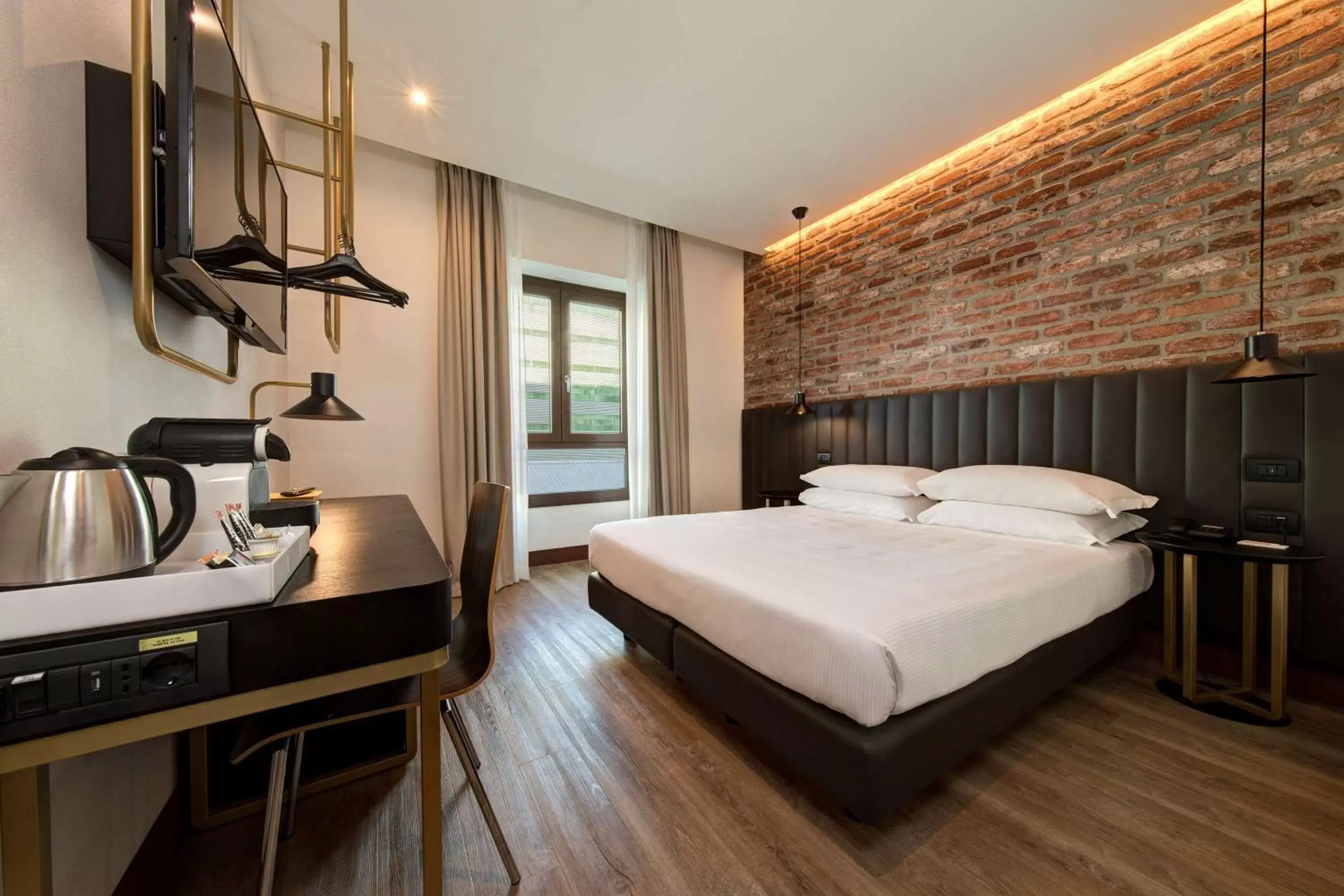 TV and multimedia, Bed in Best Western Hotel Tritone