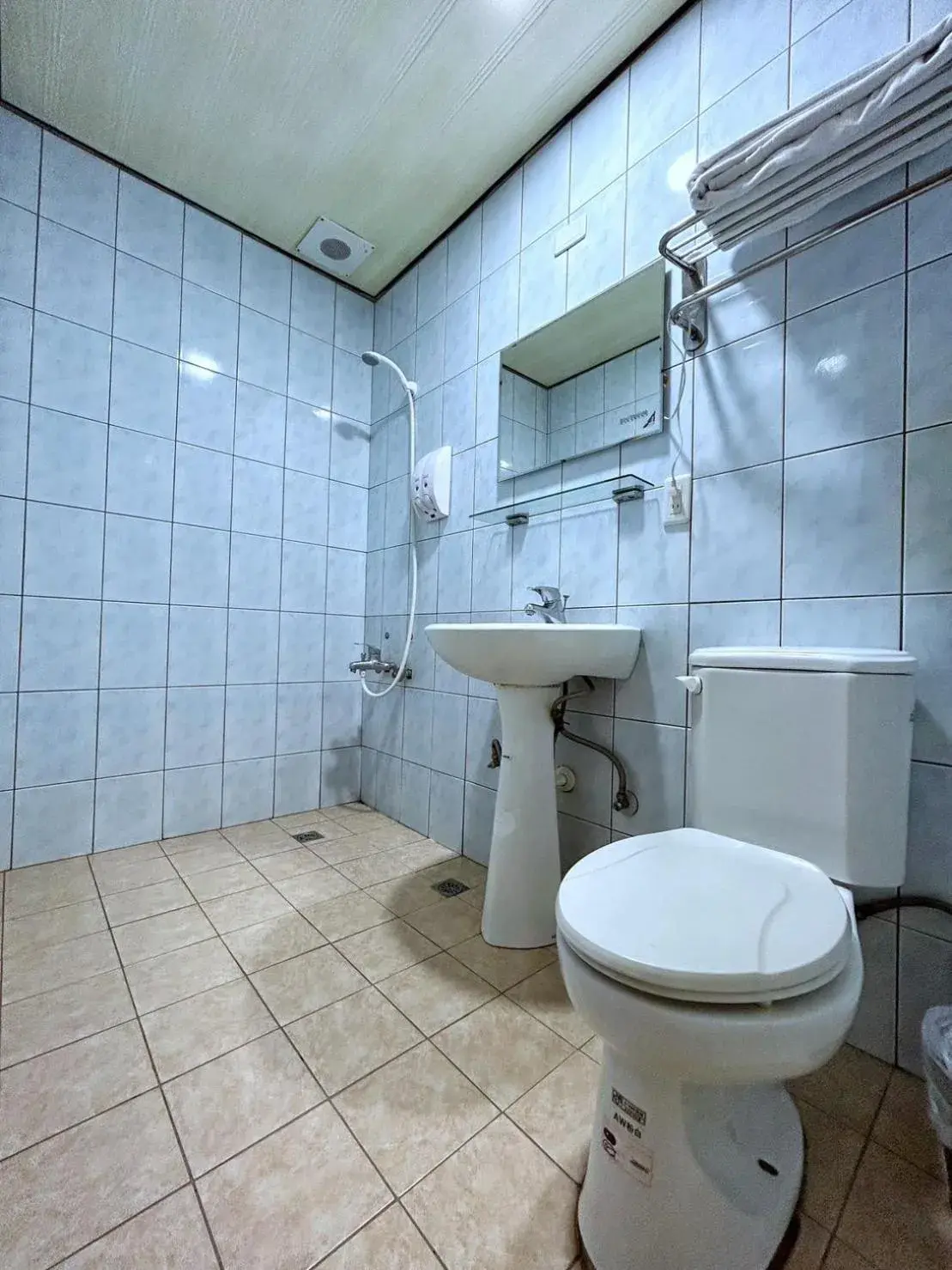 Shower, Bathroom in Fulong Hotel