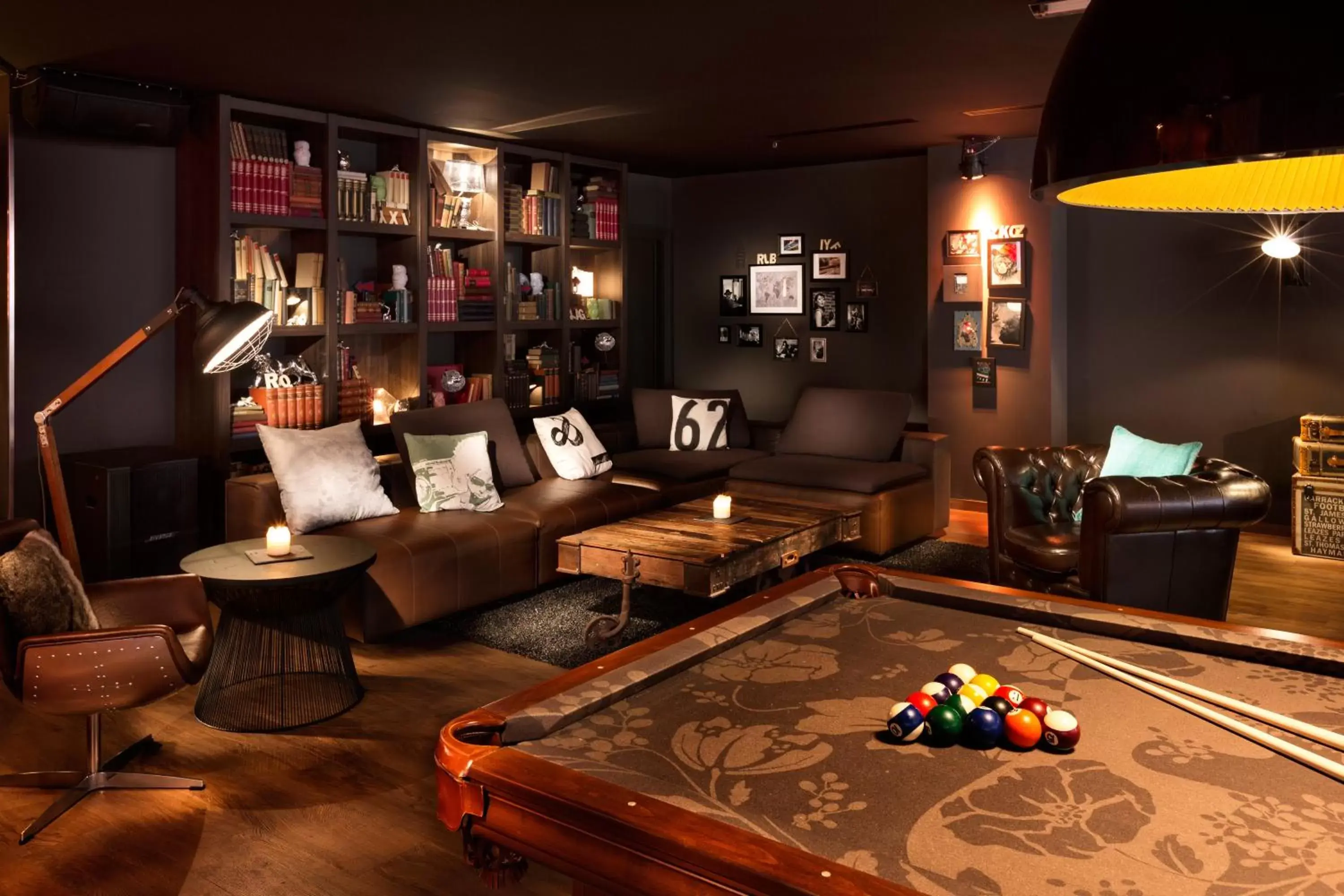 Lounge or bar in pentahotel Brussels City Centre