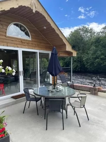 Property building in Crystal Springs B&B