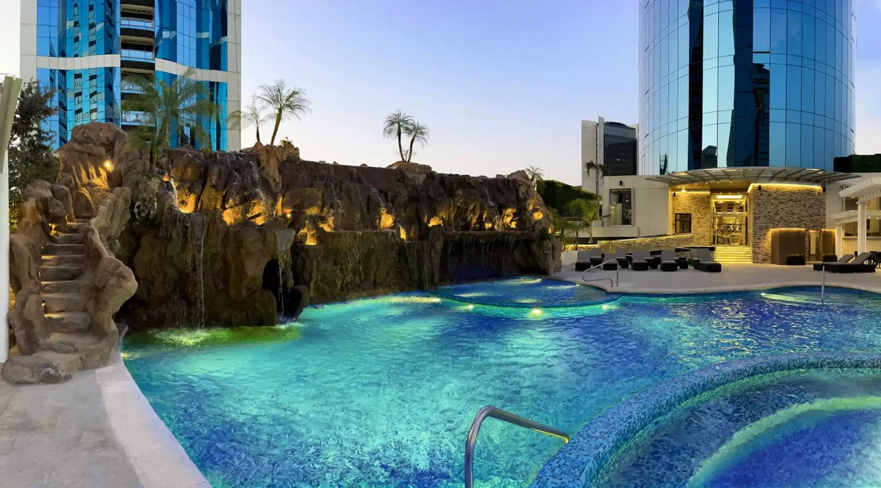 Swimming pool in Safi Royal Luxury Metropolitan Swimming pool in Safi Royal Luxury Metropolitan